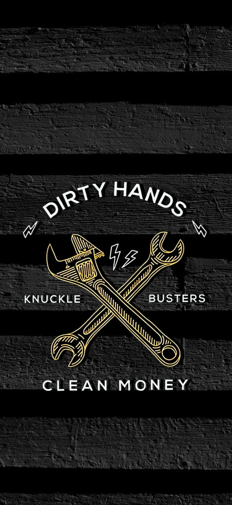 Funny Clean 桌布 壁紙 — 金色交叉扳手及文字，置於深色紋理木板上，附有 'dirty hands clean money' 標語。