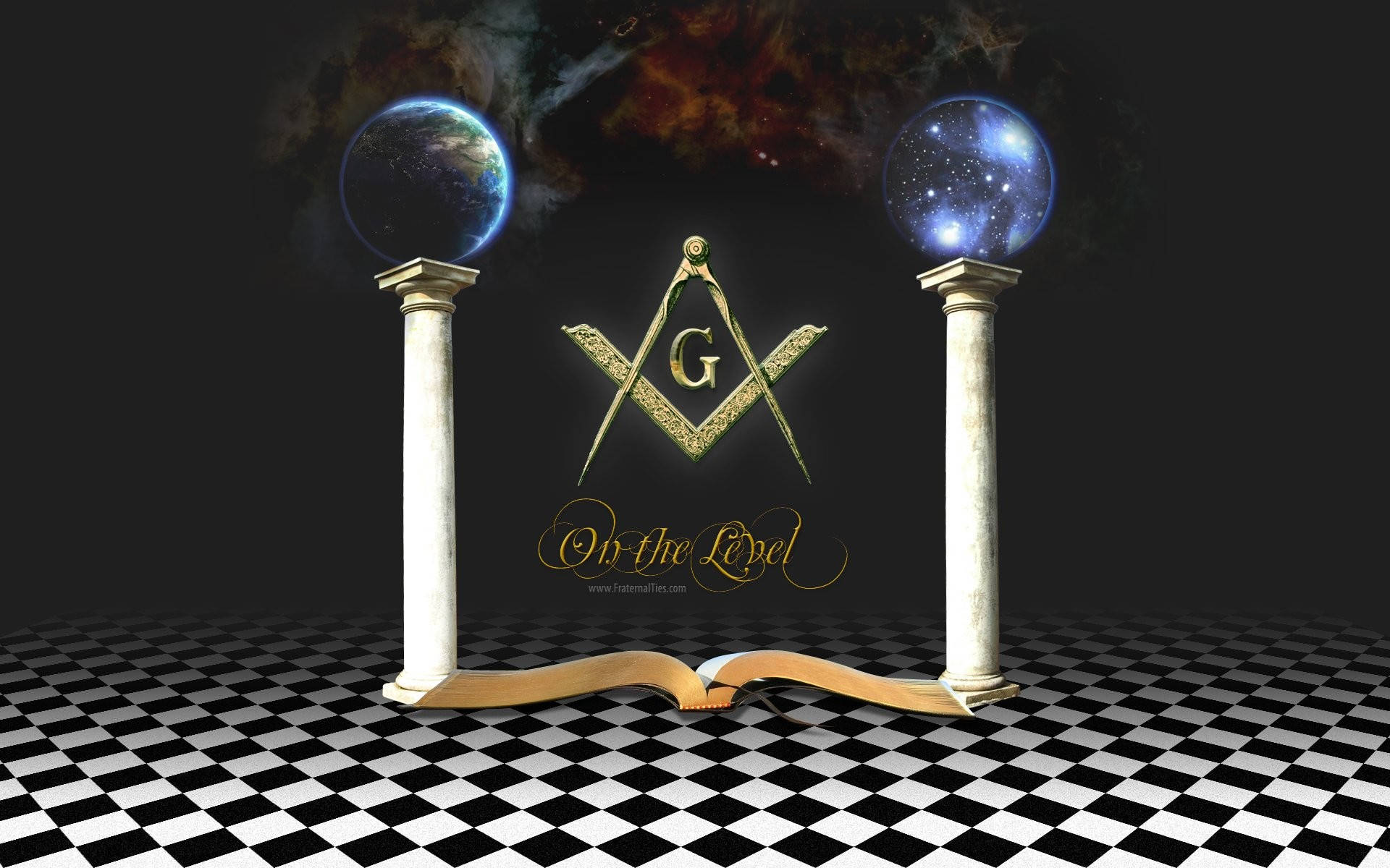 Masonic 桌布 壁紙 — 金色共濟會方矩與圓規，位於兩根頂端有地球和星球的柱子之間，地板為棋盤格圖案。
