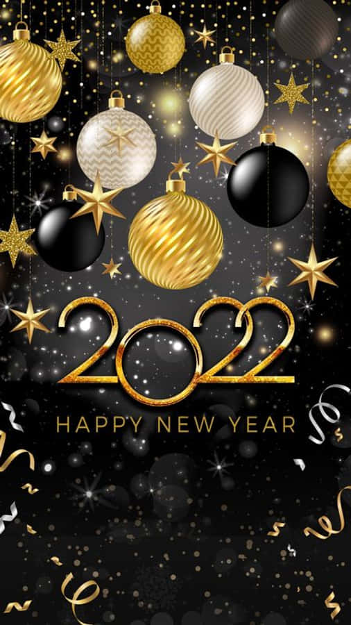 Happy New Year 2022 桌布 壁紙 — 金色和黑色的裝飾品、星星和五彩紙屑漂浮在閃閃發光的黑色背景上，慶祝2022年新年。