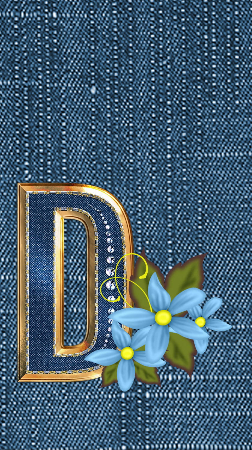 Denim 桌布 壁紙 — 金色字母D，飾有寶石邊框和藍色花朵，位於牛仔布紋理背景上。