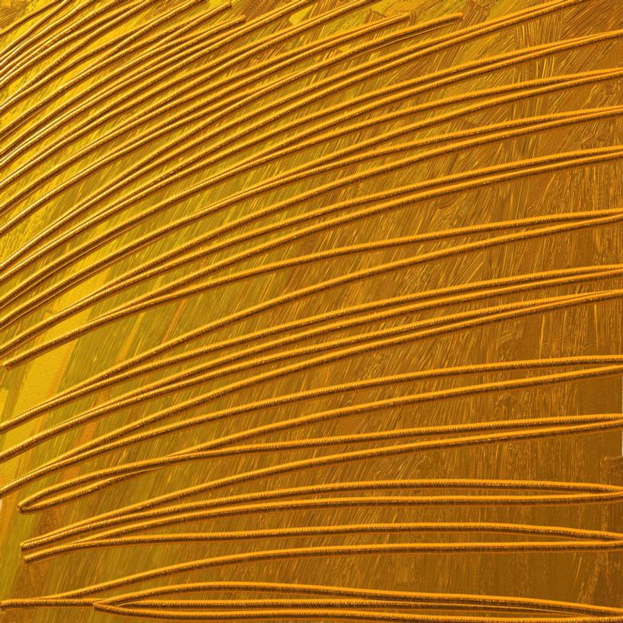 Gold Texture 桌布 壁紙 — 金色波浪線條搭配紋理筆觸，營造出光彩奪目的抽象圖案。
