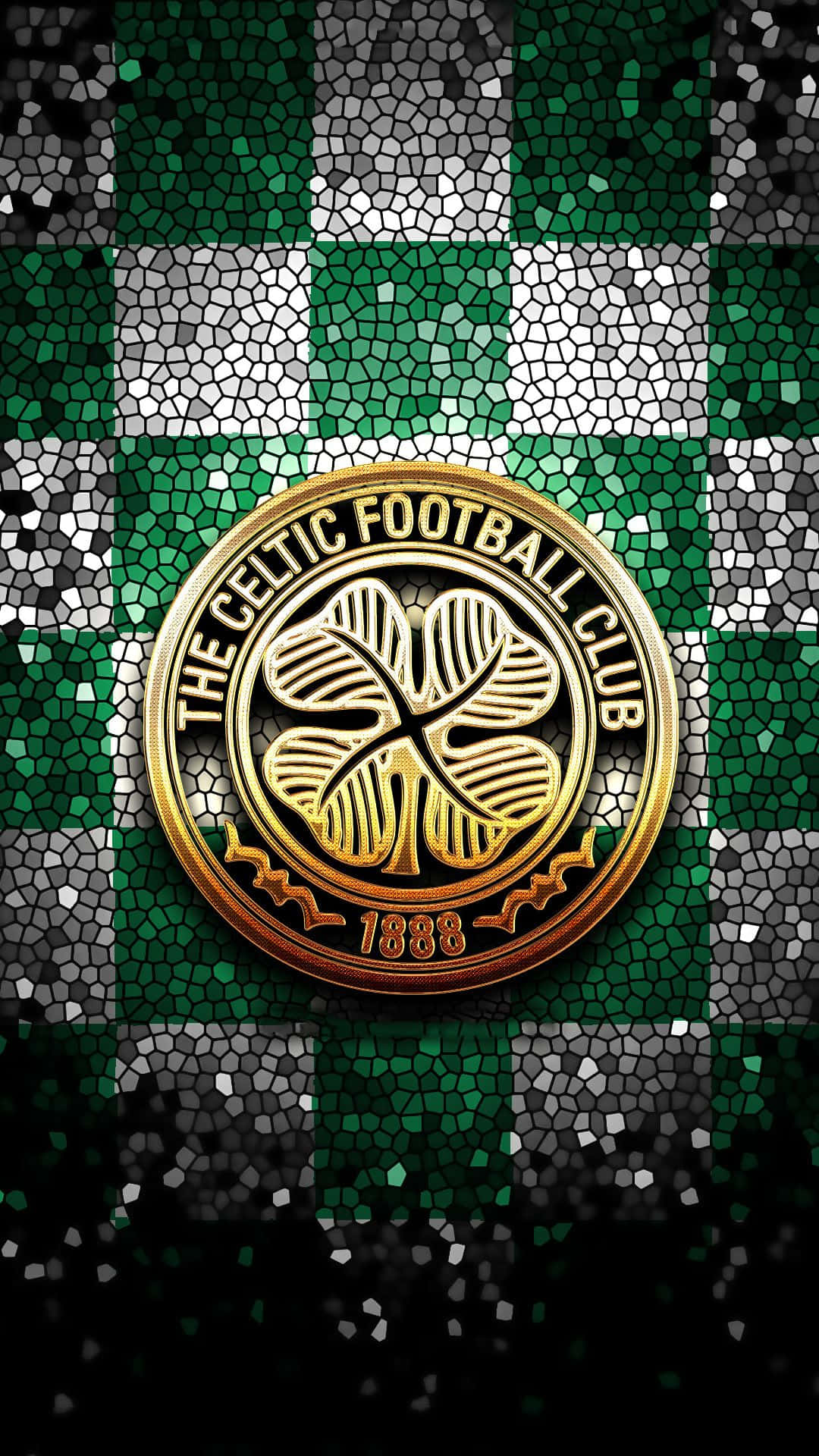 Celtic 桌布 壁紙 — 金色的塞爾提克足球俱樂部徽章在綠色和白色格子馬賽克背景上閃耀。