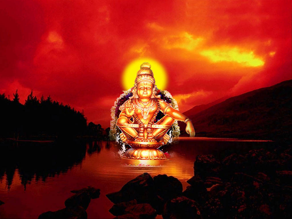 Ayyappa 桌布 壁紙 — 金色神像在火紅夕陽天空下，於水上寧靜冥想，背景是黑暗剪影的山丘。