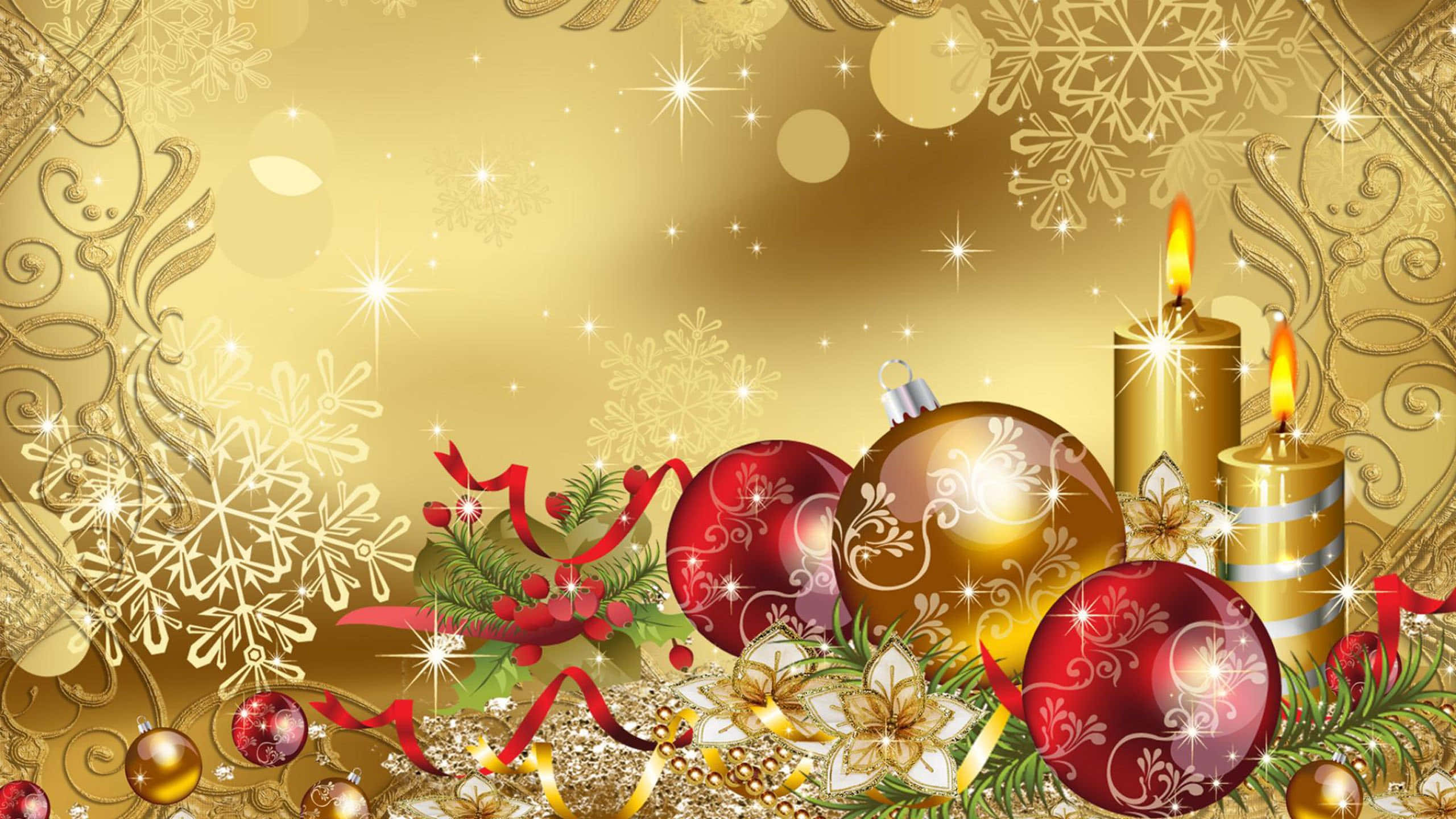 1920x1080 HD Christmas 桌布 壁紙 — 金色聖誕節桌布，帶有紅色裝飾品、蠟燭、雪花和冬青漿果，在節日背景下閃閃發光。