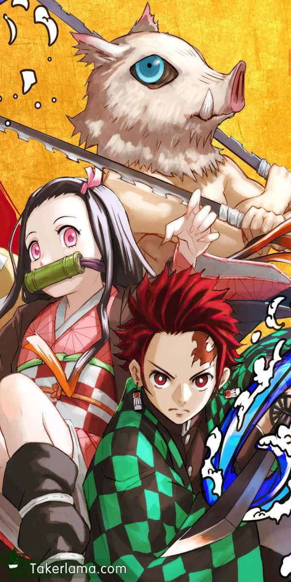 Demon Slayer Group 桌布 壁紙 — 金色背景上，紅髮動漫角色與豬惡魔揮舞劍。