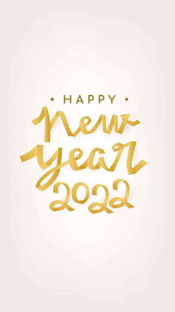 Happy New Year 2022 桌布 壁紙 — 金色草寫 'Happy New Year 2022' 文字，在柔和米白色背景上帶有微妙陰影。