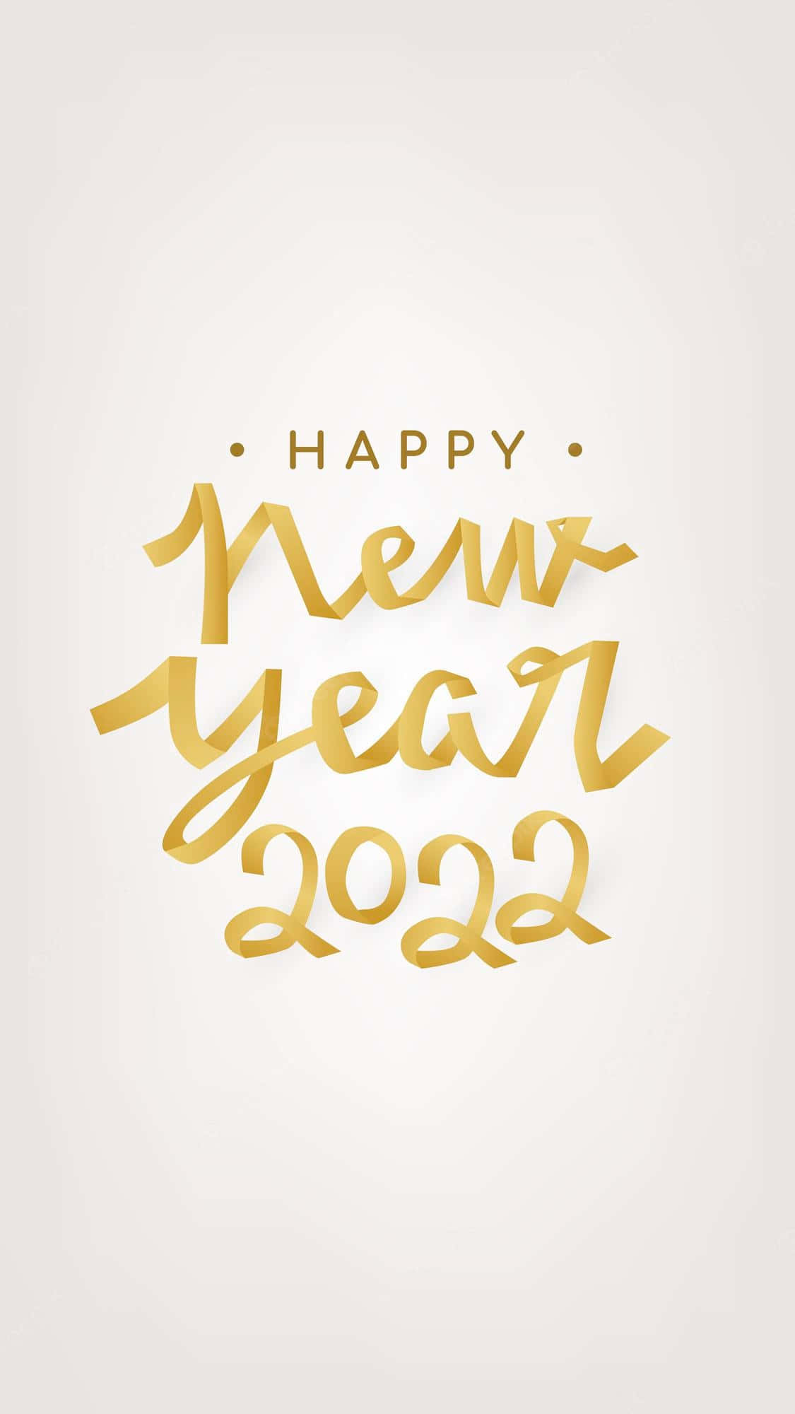 節日 桌布 壁紙 — 金色草書 'Happy New Year 2022' 文字，在柔和米白色背景上帶有細微陰影。