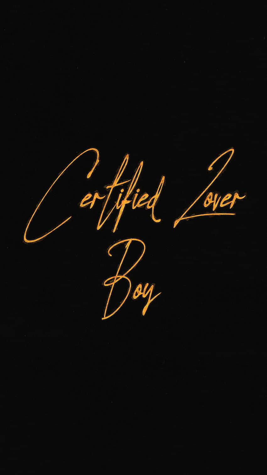 Certified 桌布 壁紙 — 金色草書文字在純黑色背景上顯示Certified Lover Boy。