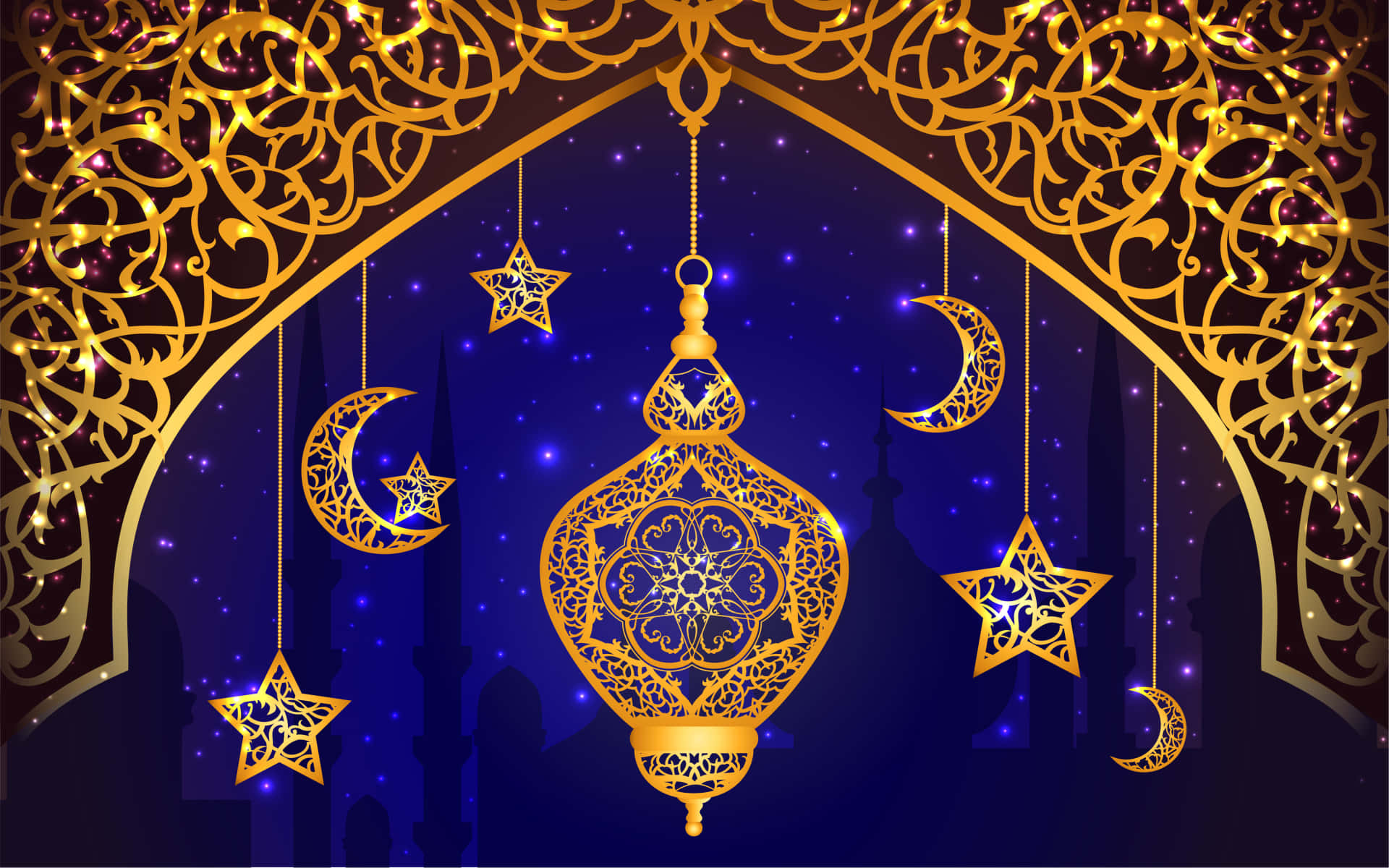 Ramadan 桌布 壁紙 — 金色華麗燈籠和新月懸掛在繁星點點的夜空下，由複雜的伊斯蘭拱門框起。