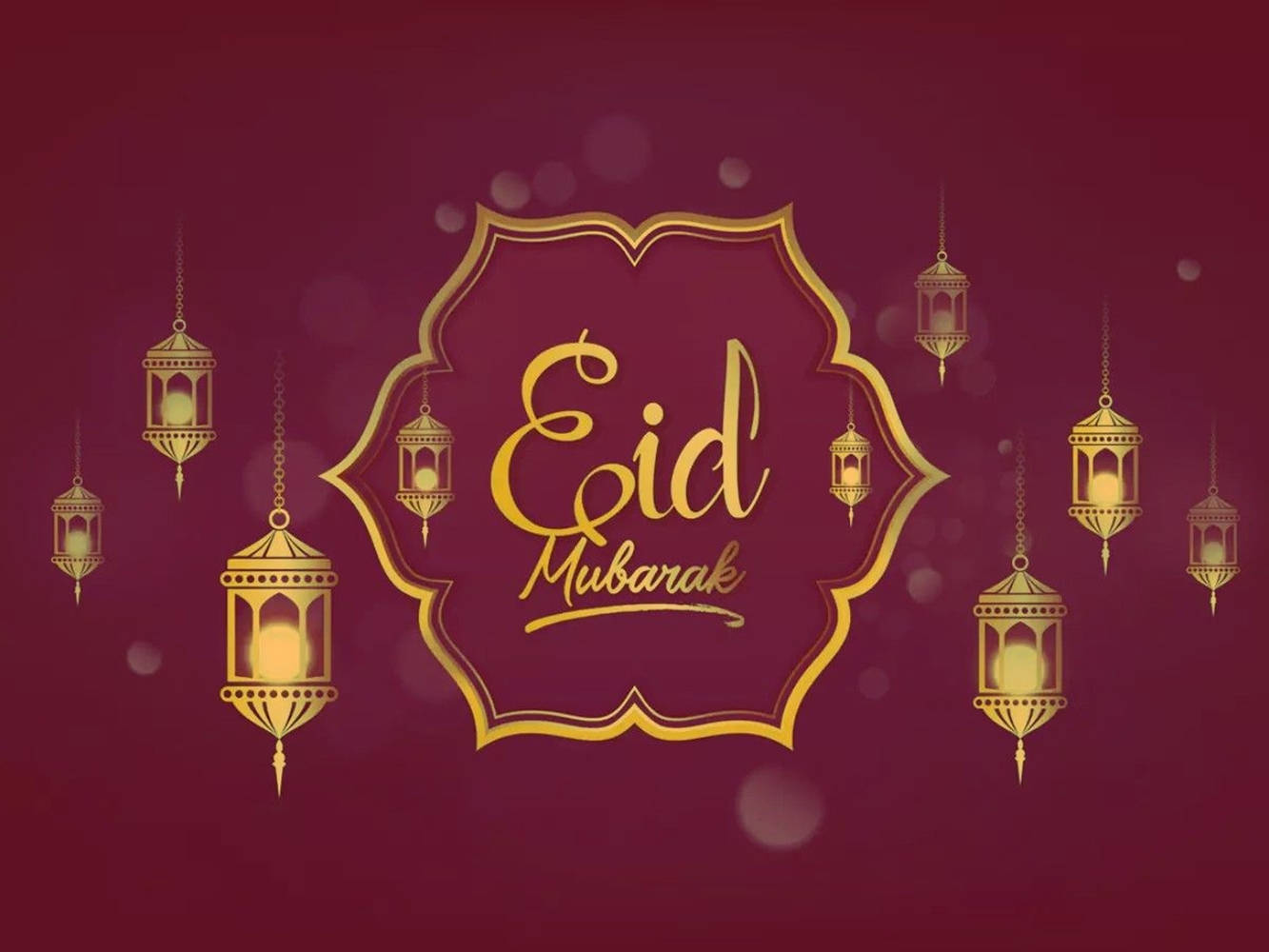 Greetings 桌布 壁紙 — 金色華麗燈籠在深栗色背景上，圍繞著中央的「Eid Mubarak」書法標誌溫暖地發光。