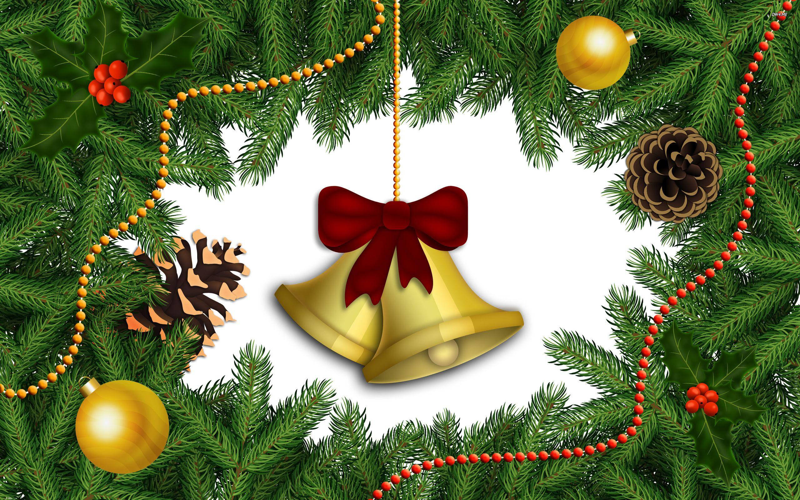 Christmas Bell 桌布 壁紙 — 金色鈴鐺搭配紅色蝴蝶結懸掛中央，由綠色松枝、冬青漿果和松果環繞。