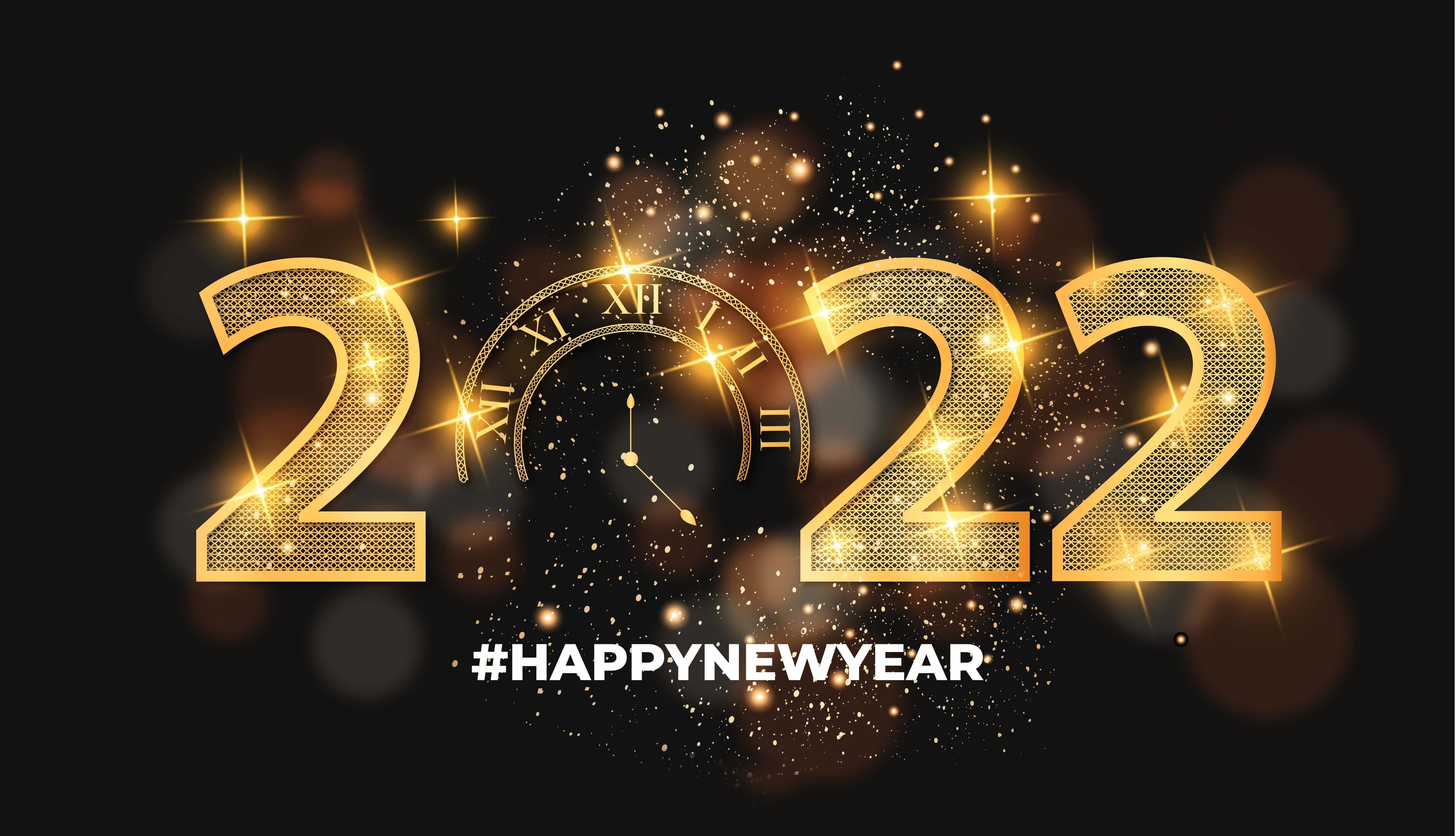 Happy New Year 2022 桌布 壁紙 — 金色閃爍的2022數字，帶有鐘面及閃爍粒子，背景為深色。