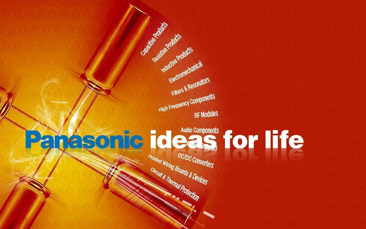 Panasonic 桌布 壁紙 — 金色電子元件在帶有 Panasonic 品牌的火熱橙紅色漸變背景上散發能量。