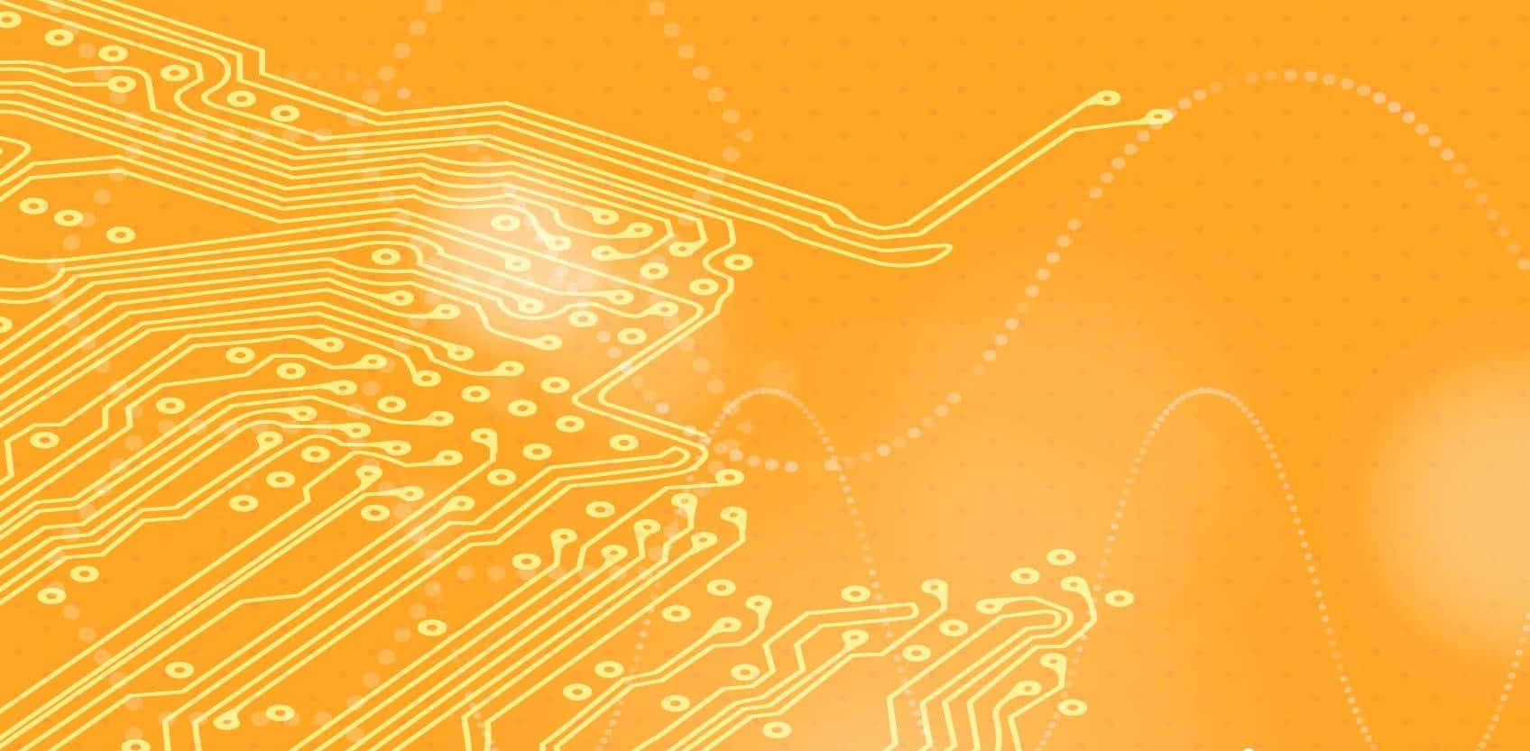 Circuit 桌布 壁紙 — 金色電路板路徑在溫暖的橙色漸變背景上發光，帶有柔和的光暈。