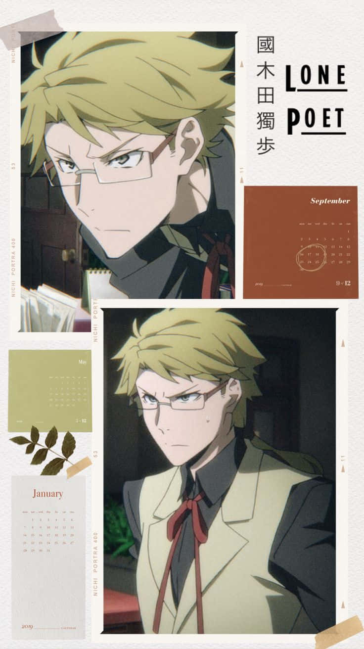 Kunikida 桌布 壁紙 — 金髮戴眼鏡的動漫角色在帶有日曆頁和日文字句的拼貼畫中凝視。