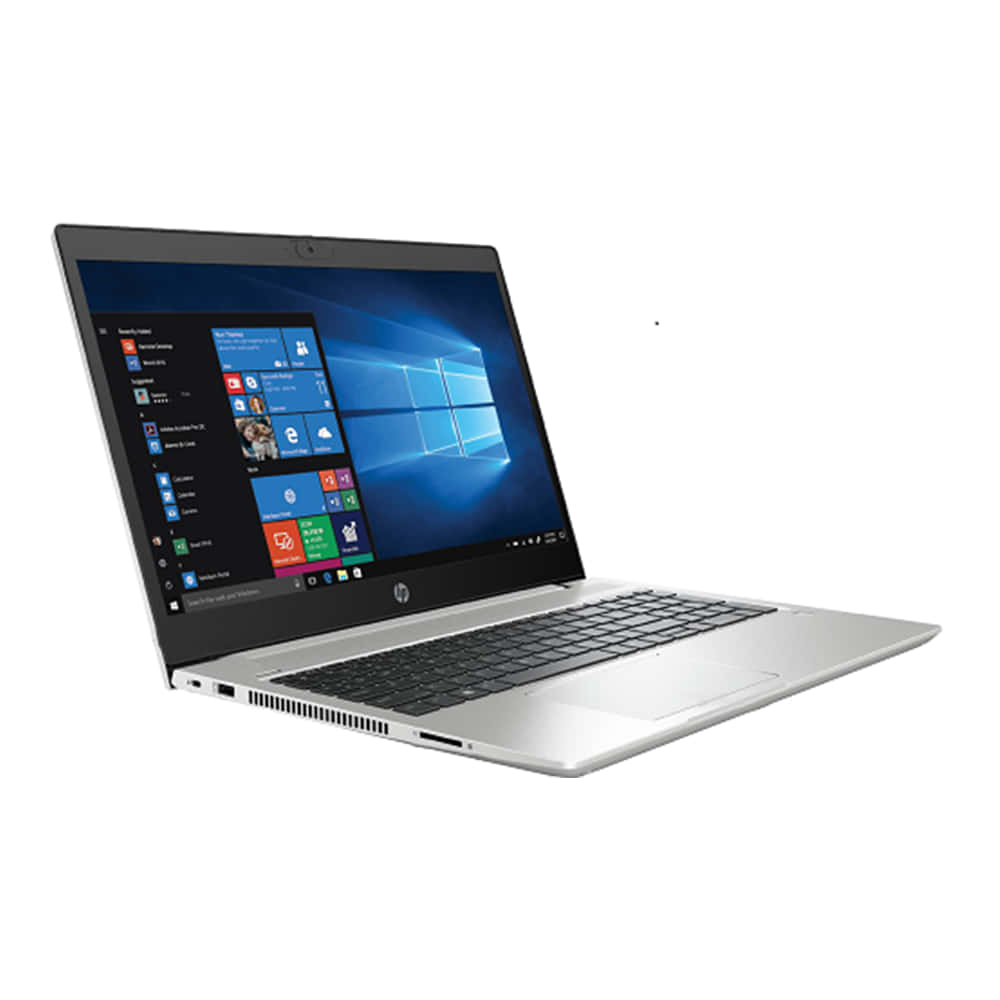 HP 桌布 壁紙 — 銀色HP筆記型電腦在白色背景上打開，顯示帶有藍色視窗桌布的Windows 10開始功能表。