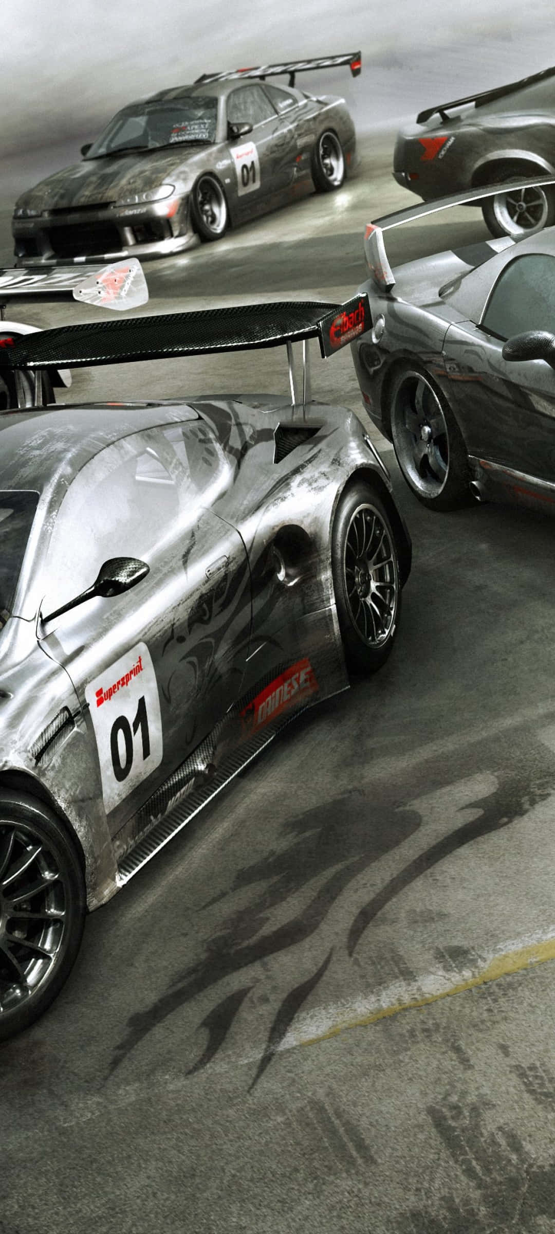 iPhone X Grid Autosport 桌布 壁紙 — 銀色賽車帶有號碼01在潮濕賽道上飄移，在陰天留下輪胎煙霧痕跡。