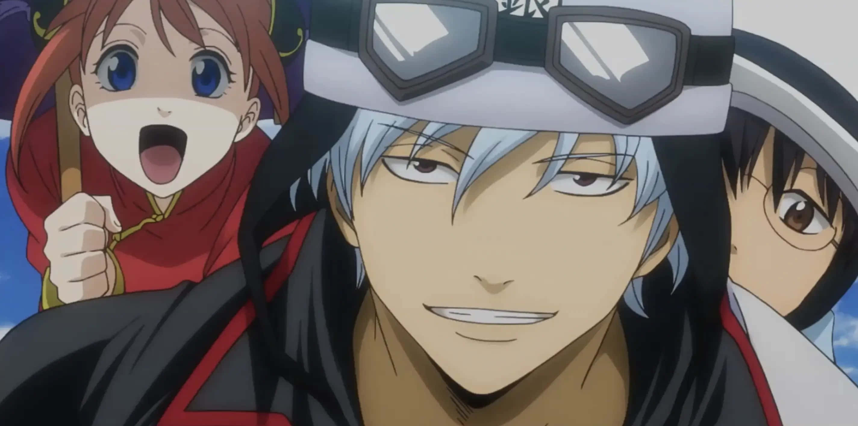 Gintama 桌布 壁紙 — 銀色頭髮和護目鏡的動漫角色在明亮的藍天下自信地微笑。