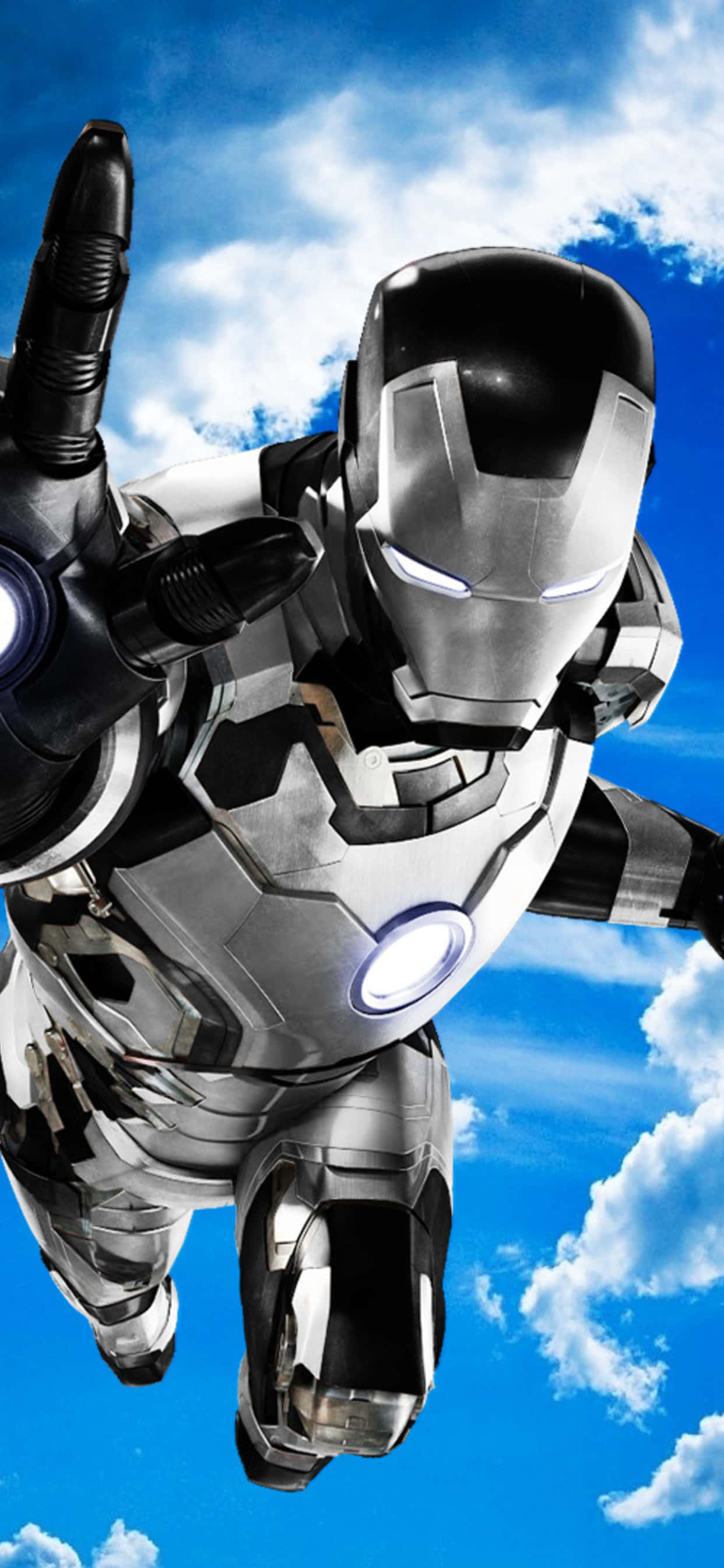 Iron Man Black And White 桌布 壁紙 — 鋼鐵人在明亮的藍天中翱翔，伴隨著蓬鬆的白雲，他的斥力炮發光，向前飛行。
