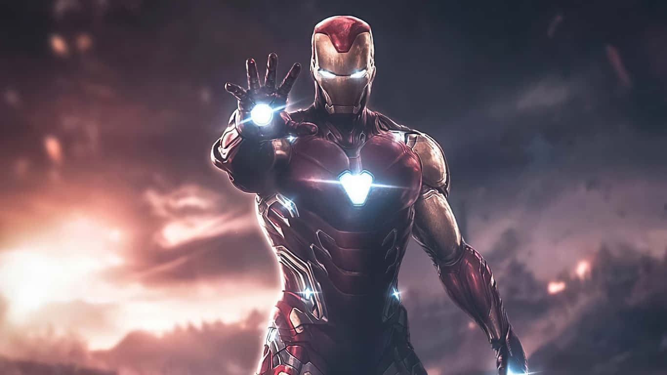 1366x768 Iron Man 桌布 壁紙 — 鋼鐵人在熾熱的夕陽天空下英勇站立，配備發光的斥力炮和胸部弧形反應堆。