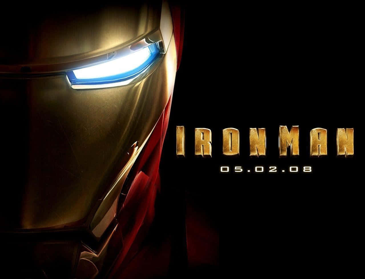 Iron Man Movies 桌布 壁紙 — 鋼鐵人發光藍色眼睛的特寫，背景為黑色，帶有金色標題文字。