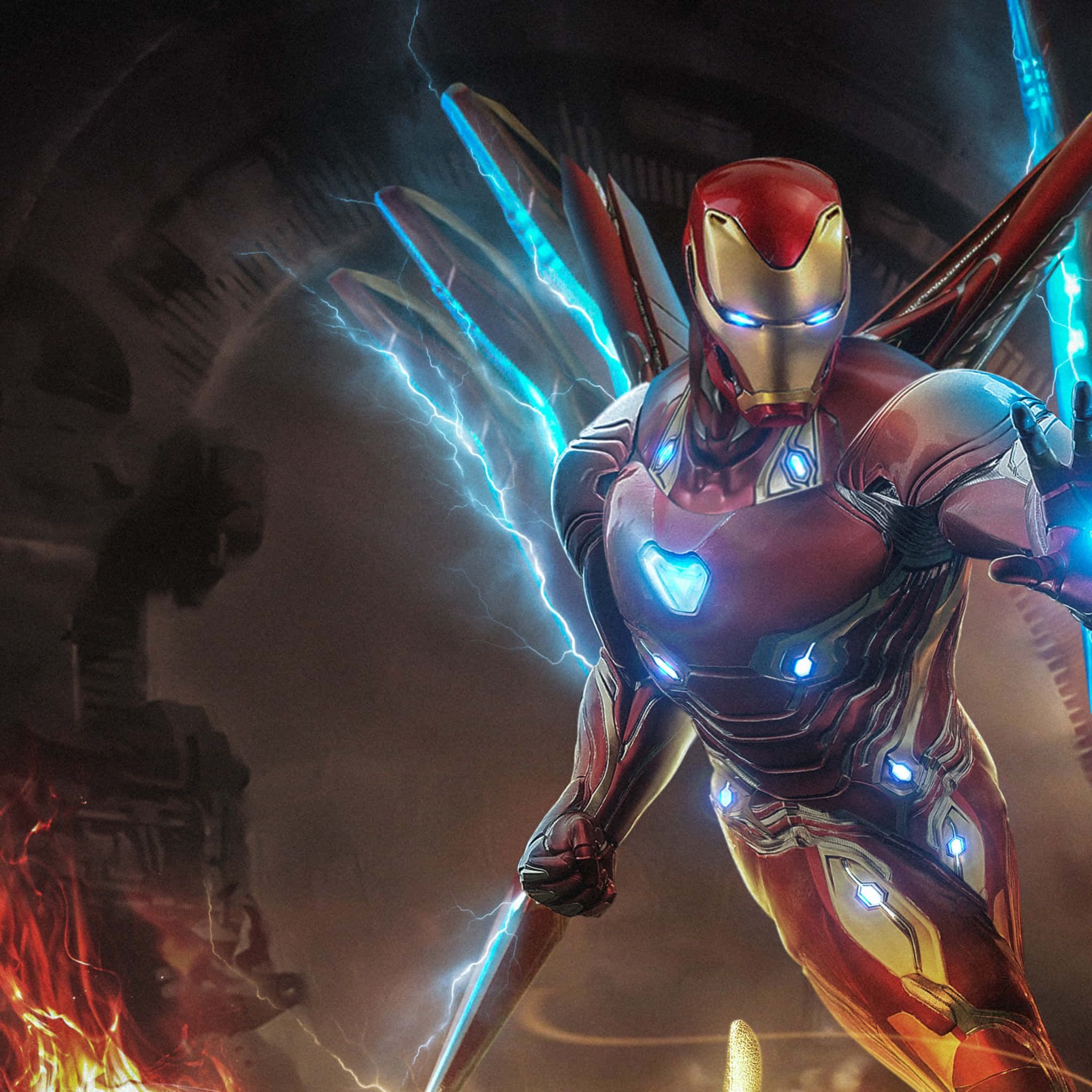 Endgame 桌布 壁紙 — 鋼鐵人穿著紅金色盔甲，動態地站立，藍色閃電在他的翅膀和發光的胸口弧形反應器周圍劈啪作響。