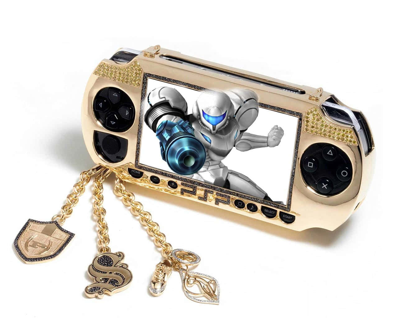 Psp 桌布 壁紙 — 鍍金PSP配以鑽石點綴，螢幕上展示薩姆斯·亞蘭可動人偶，並懸掛著奢華吊飾。