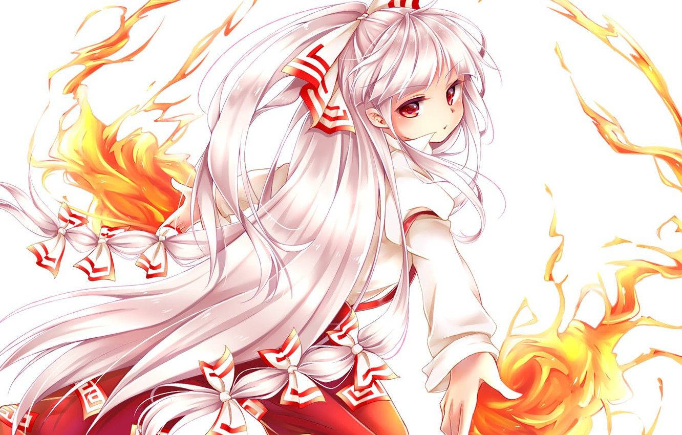 Fire Anime 桌布 壁紙 — 長白髮紅眼動漫女孩，被鮮豔的橙色火焰和紅白蝴蝶結環繞。