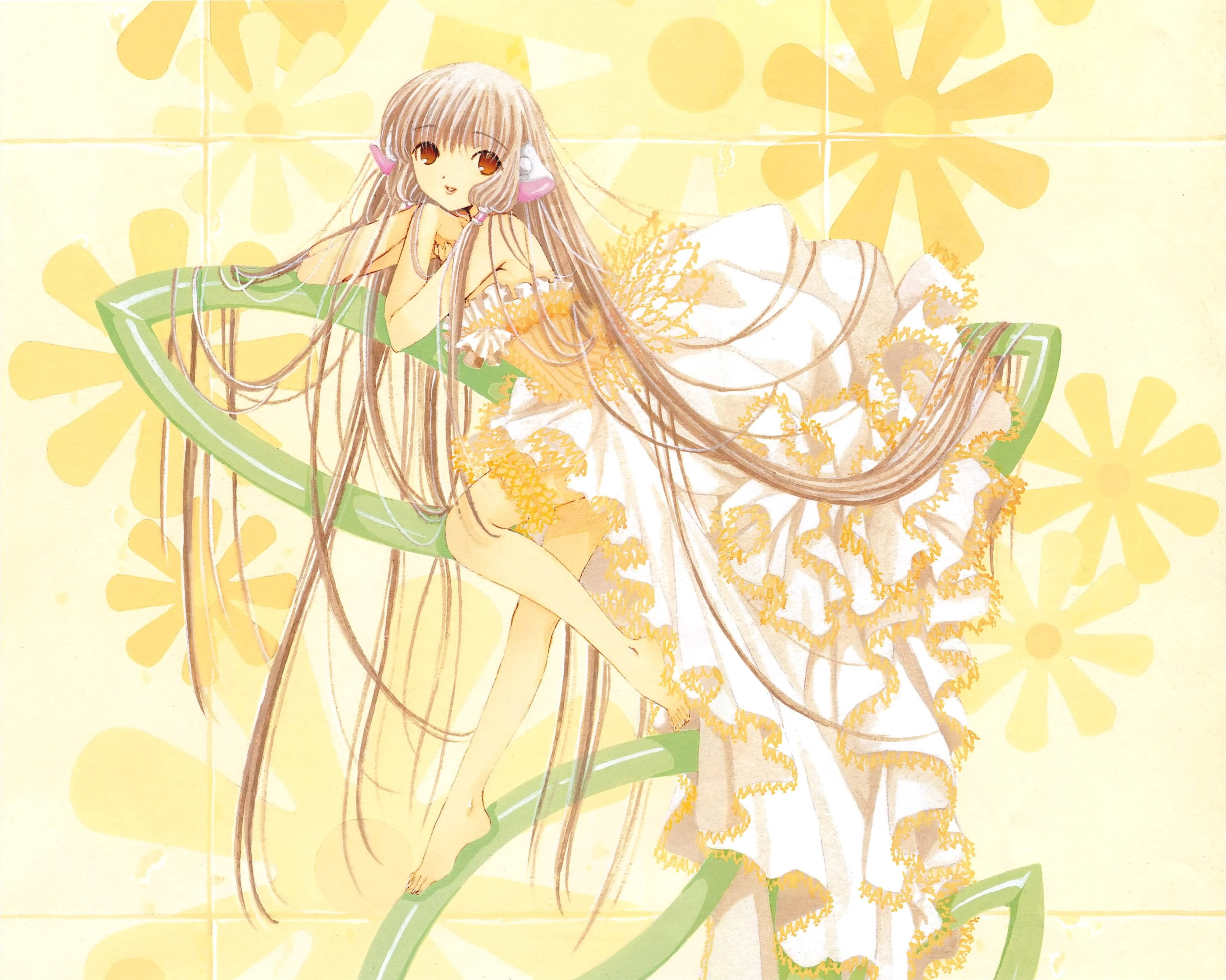 Chobits 桌布 壁紙 — 長髮動漫女孩穿著白色荷葉邊連衣裙，優雅地坐在綠色弧形長椅上，背景是黃色花卉瓷磚。