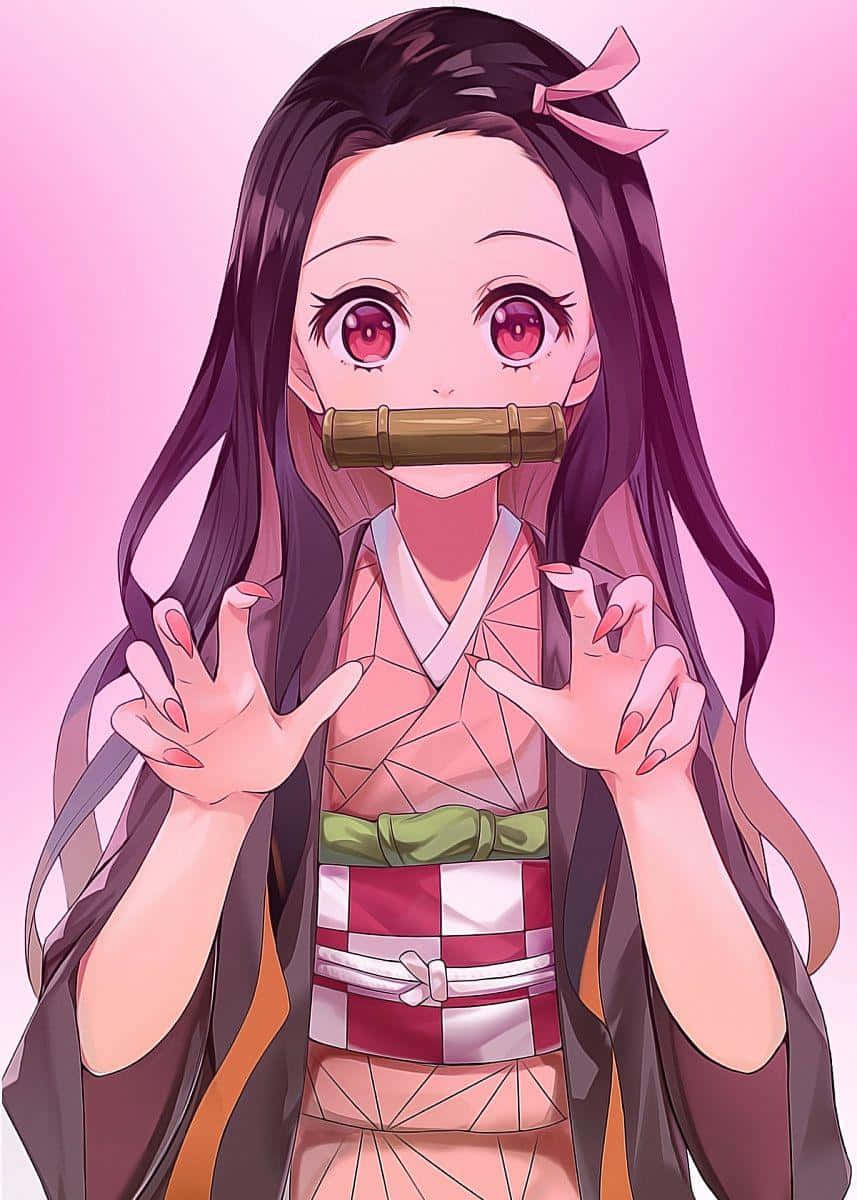 動漫女孩 桌布 壁紙 — 長黑髮粉紅眼睛的動漫女孩穿著傳統和服，戴著竹製口塞，在柔和的粉紅背景前做出俏皮的手勢。