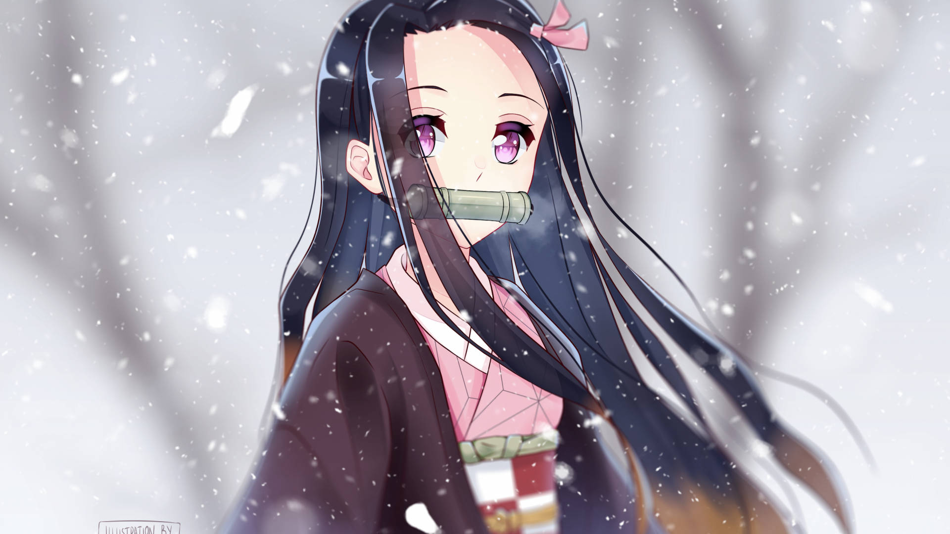 禰豆子 桌布 壁紙 — 長黑髮紫眼動漫少女，身穿傳統和服，戴著竹製口枷，站在飄雪中。