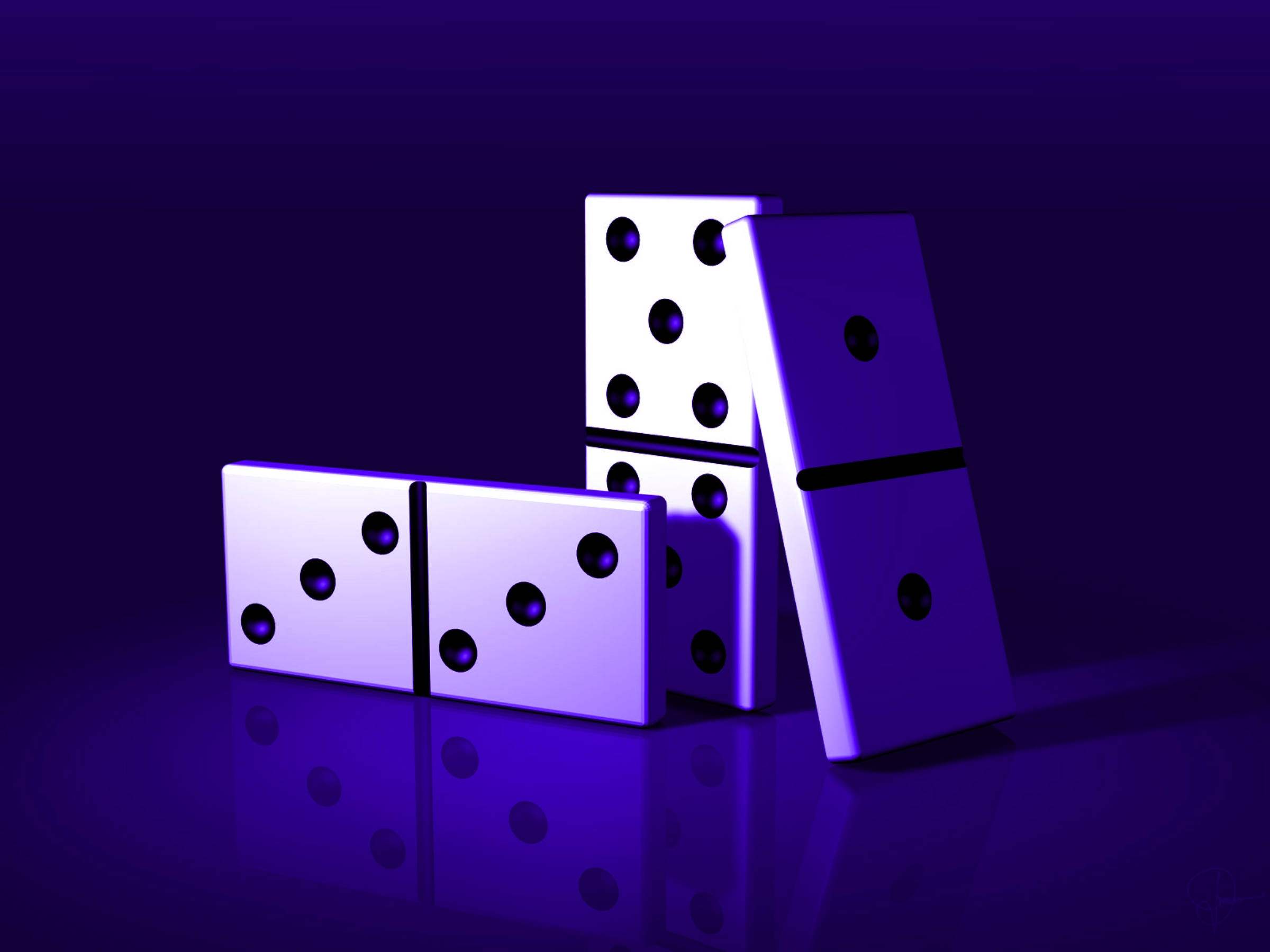 Domino 桌布 壁紙 — 閃亮的白色多米諾骨牌帶有黑點，在戲劇性燈光下排列在反光的紫色表面上形成瀑布狀堆疊。