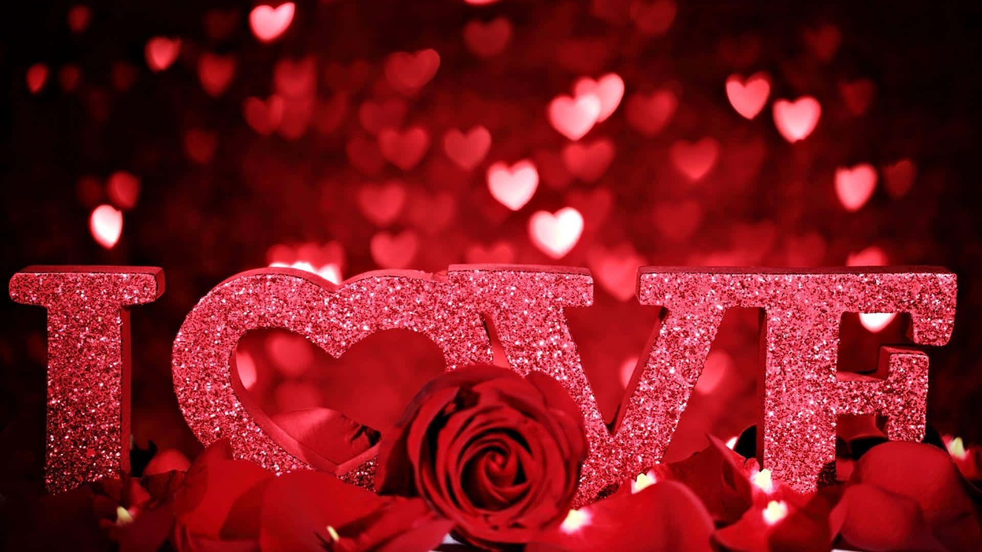 Rose Heart 桌布 壁紙 — 閃亮的紅色LOVE字母，搭配玫瑰和花瓣，背景為心形散景。