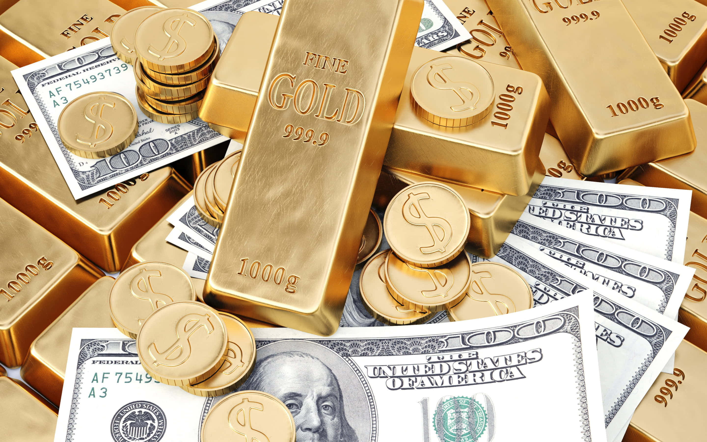 金融 桌布 壁紙 — 閃亮的金條、硬幣和美元鈔票堆疊在一起，形成混亂的財富與奢華展示。