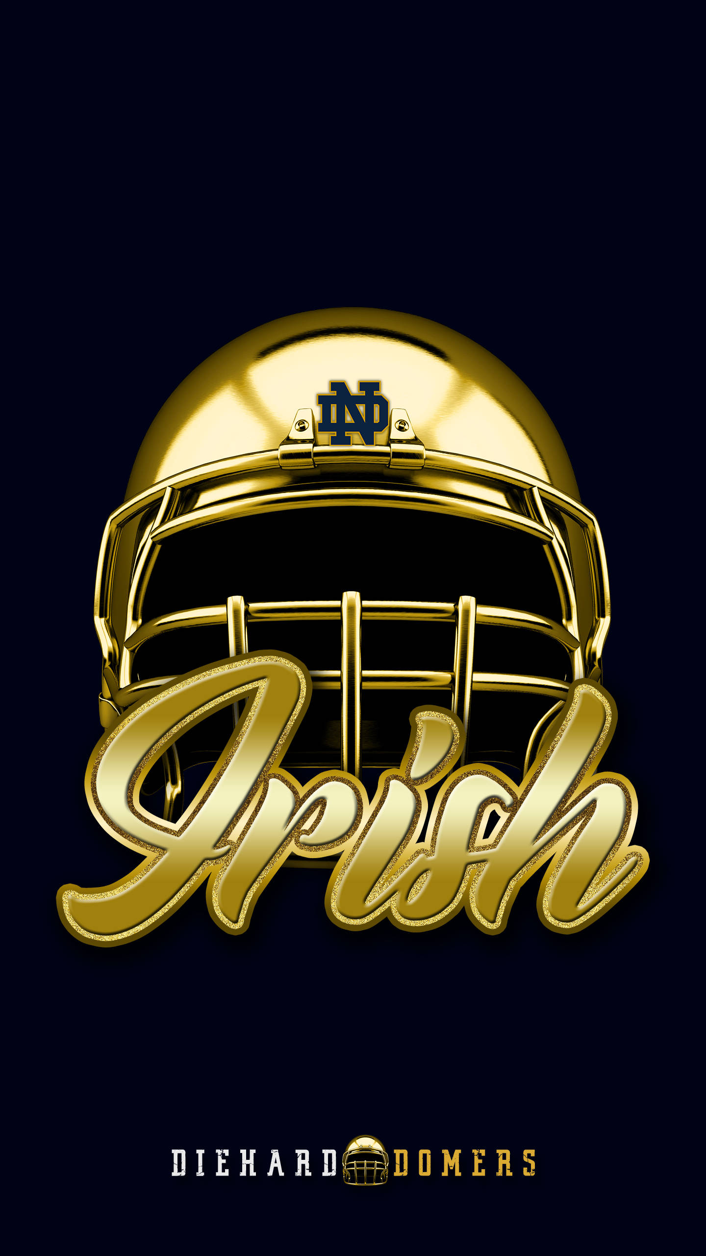 Notre Dame Football 桌布 壁紙 — 閃亮的金色聖母大學美式足球頭盔，下方有「Irish」字樣，背景為深海軍藍色。