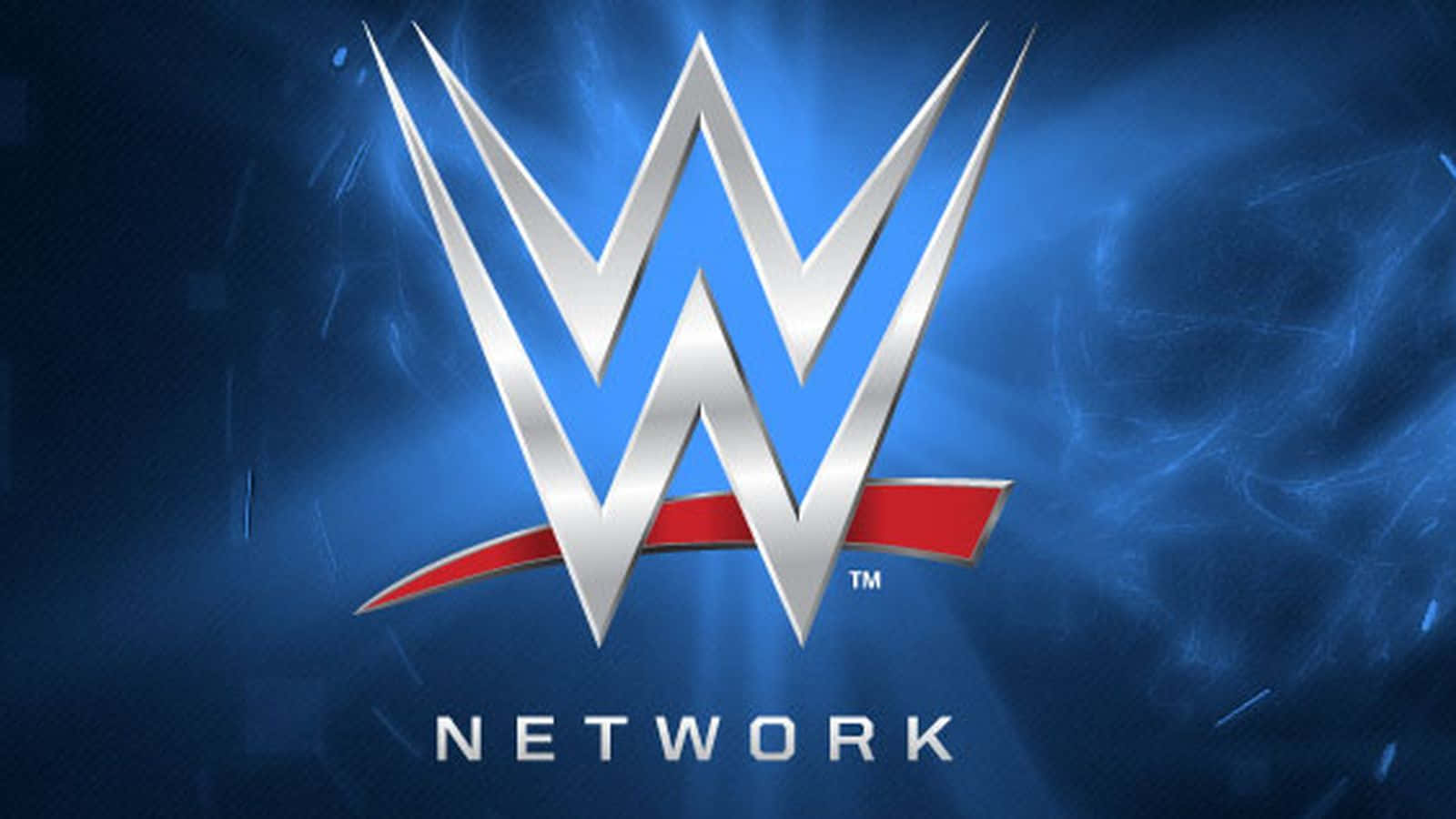 WWE Logo 桌布 壁紙 — 閃亮的銀色WWE標誌，帶有紅色底線，在電光藍色能量背景上發光。