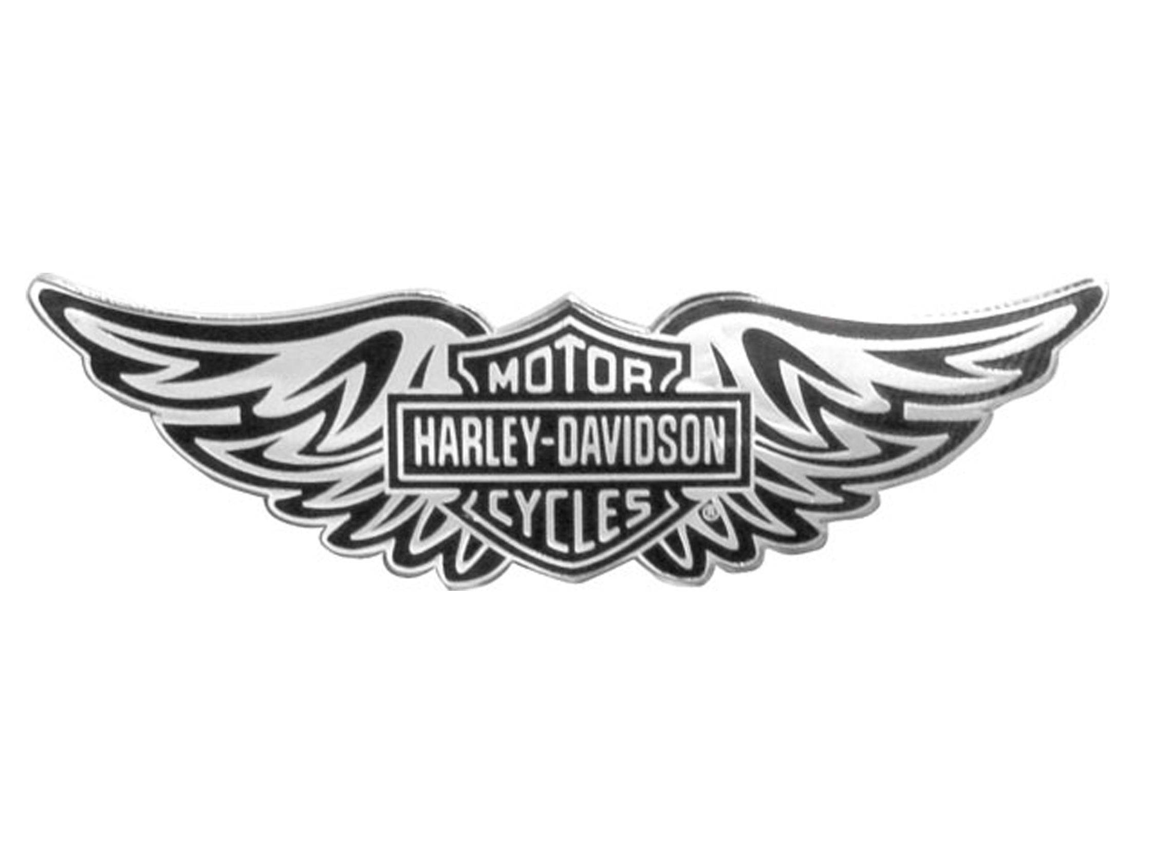 Harley 桌布 壁紙 — 閃亮鍍鉻哈雷戴維森標誌，帶有展開的翅膀，襯托在潔白背景上。