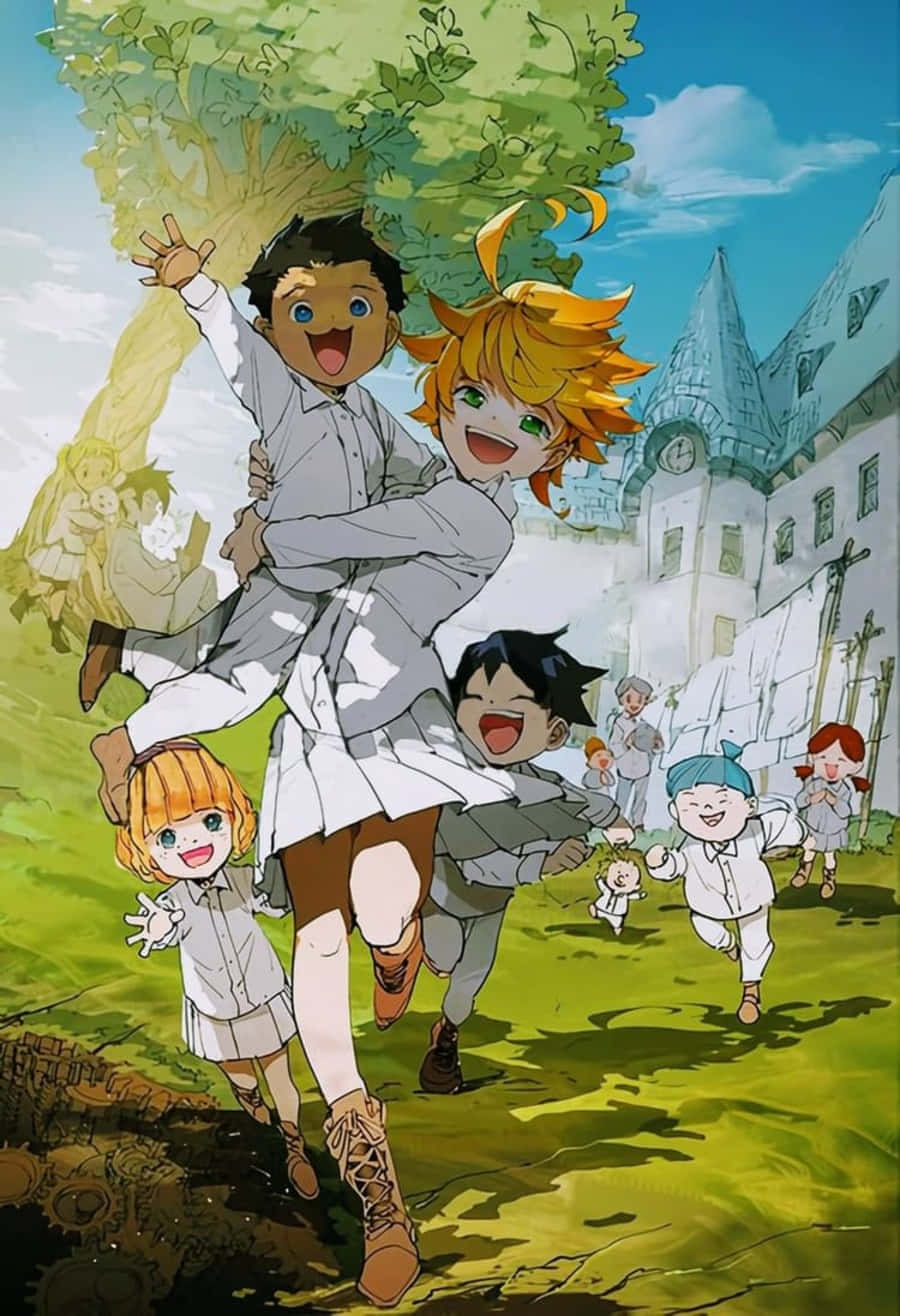 The Promised Neverland Phil 桌布 壁紙 — 開心的動畫小孩在陽光照耀的草地上奔跑玩耍，附近有城堡、巨樹和背景中微笑的臉孔。
