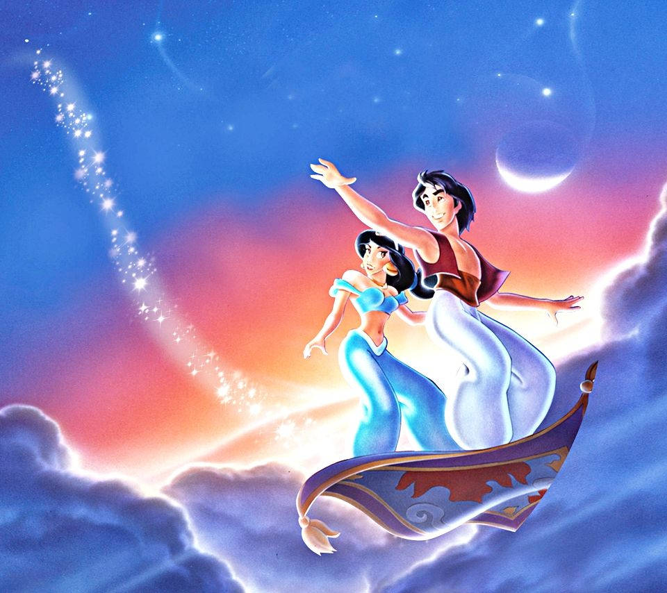 阿拉丁 桌布 壁紙 — 阿拉丁和茉莉公主乘坐魔毯飛翔，穿過繁星點點的暮色天空，有一彎新月和發光的軌跡。