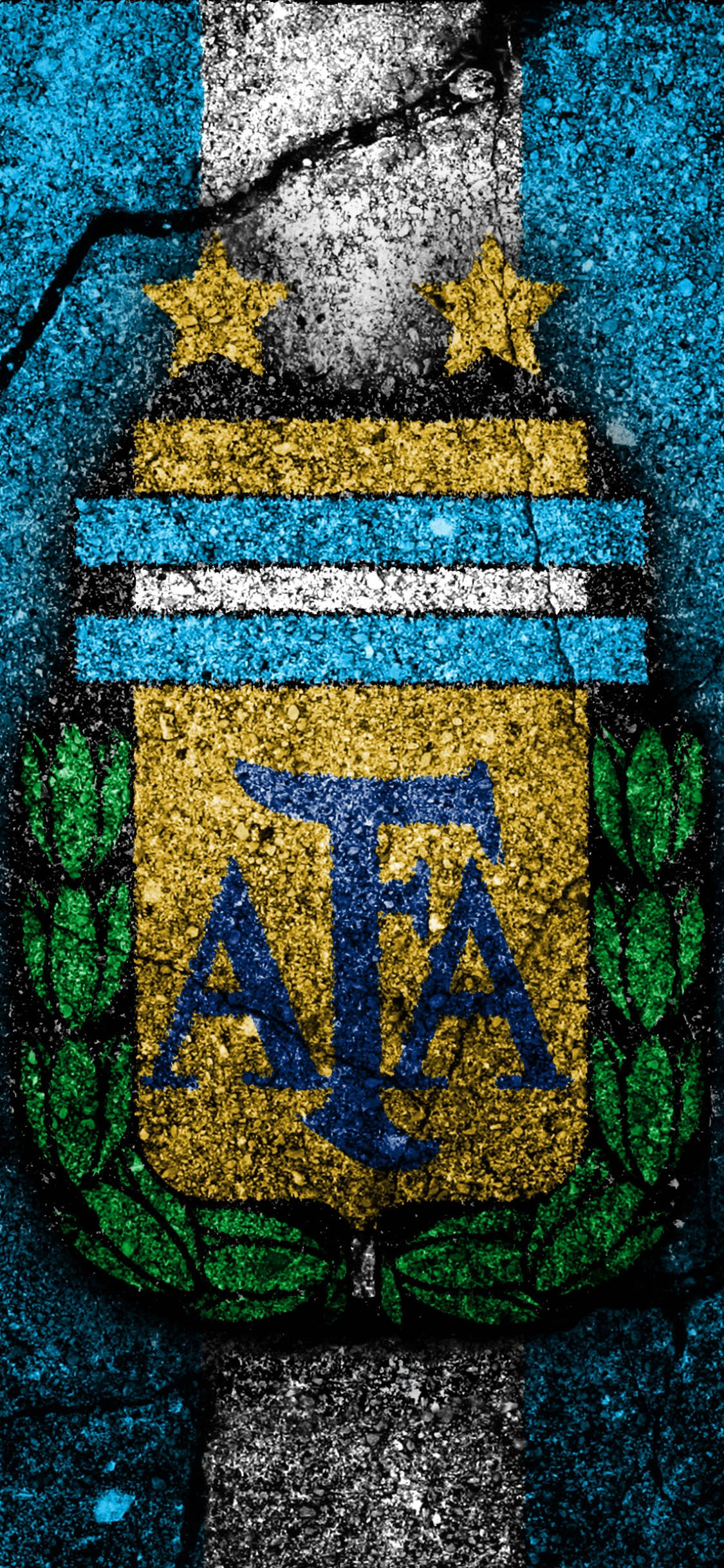 Argentina 桌布 壁紙 — 阿根廷AFA徽章以粗獷塗鴉風格繪製在裂縫混凝土牆上，採用藍色、金色和綠色。