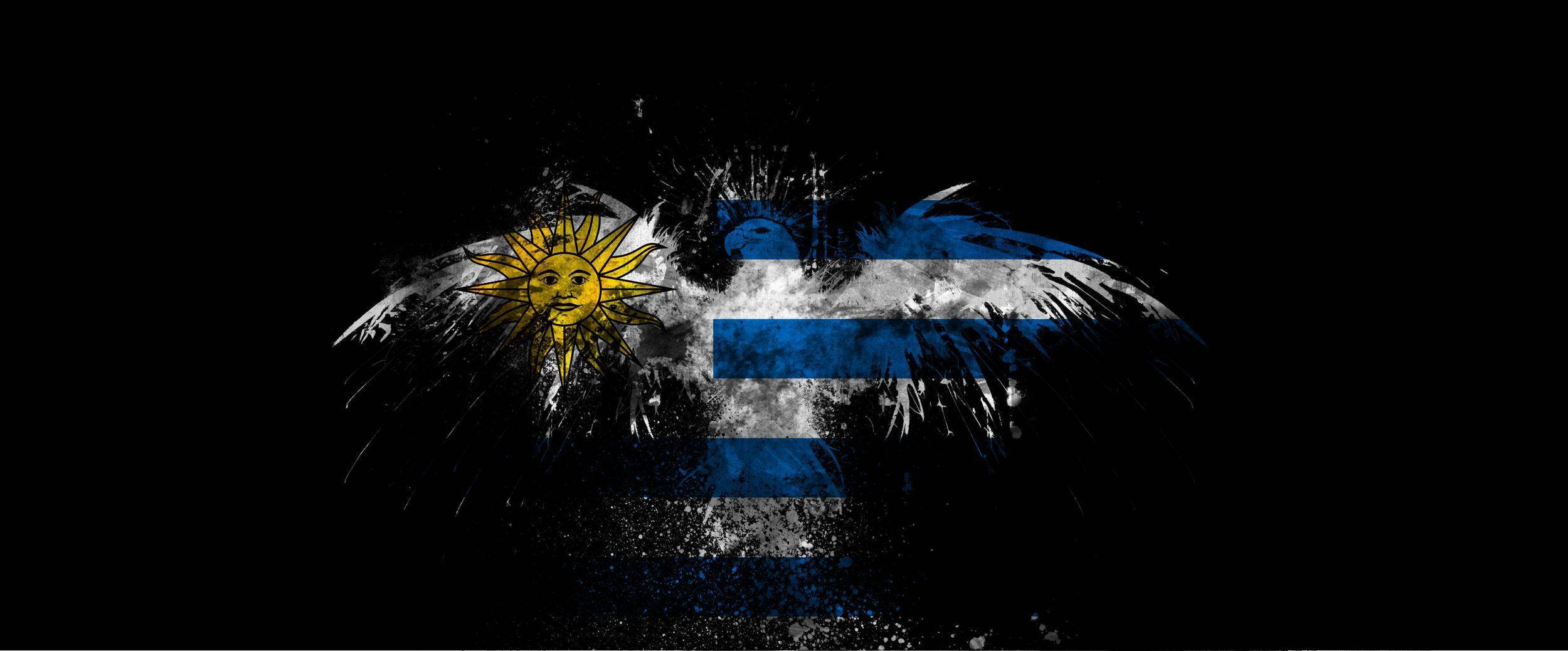 Uruguay 桌布 壁紙 — 阿根廷和希臘的垃圾風格旗幟在黑暗的潑濺設計中碰撞，色彩大膽，筆觸混亂。