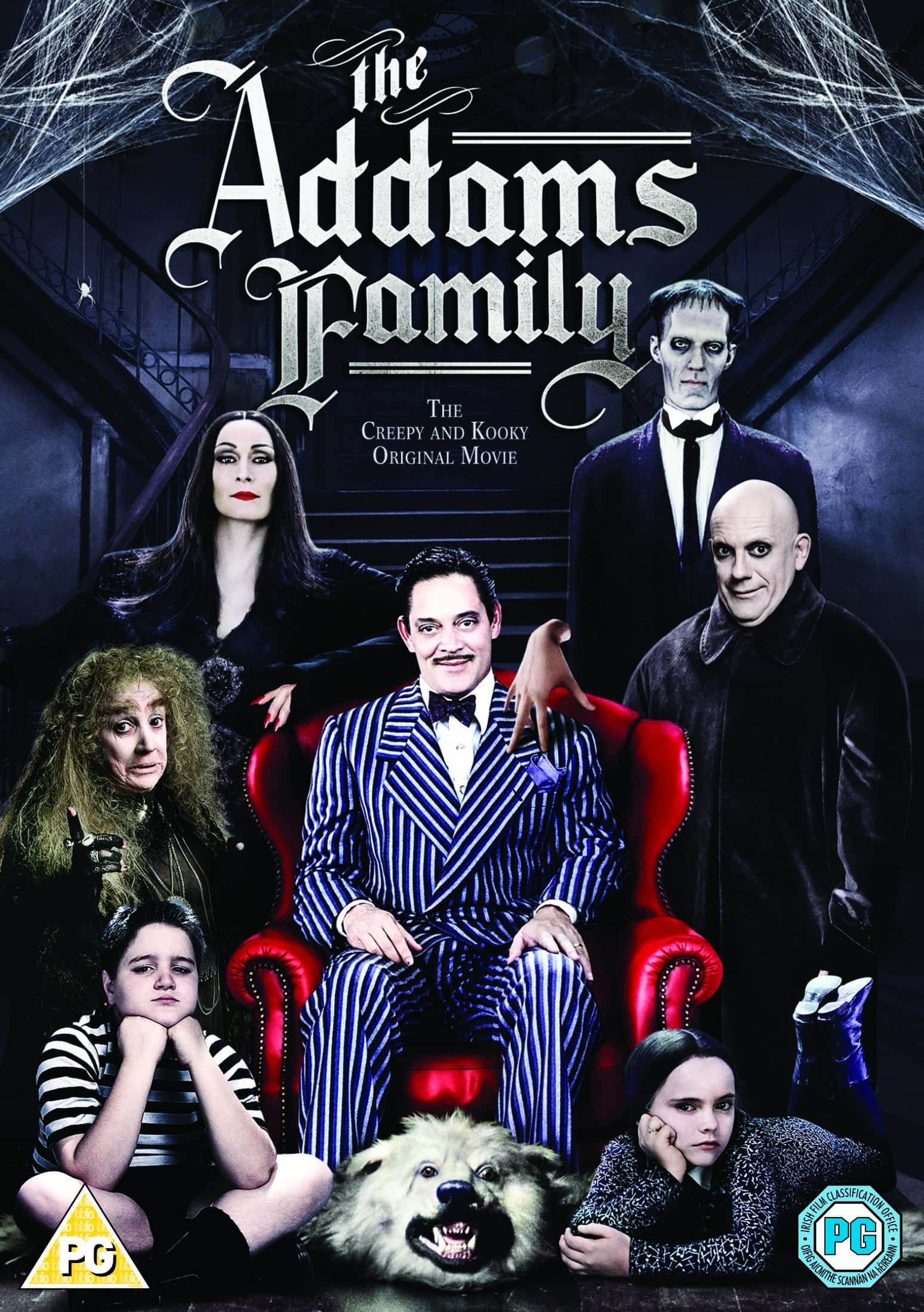 Addams Family 桌布 壁紙 — 《阿達一族》電影海報展示了古怪的家庭在哥德式豪宅中，有蜘蛛網和深色調。
