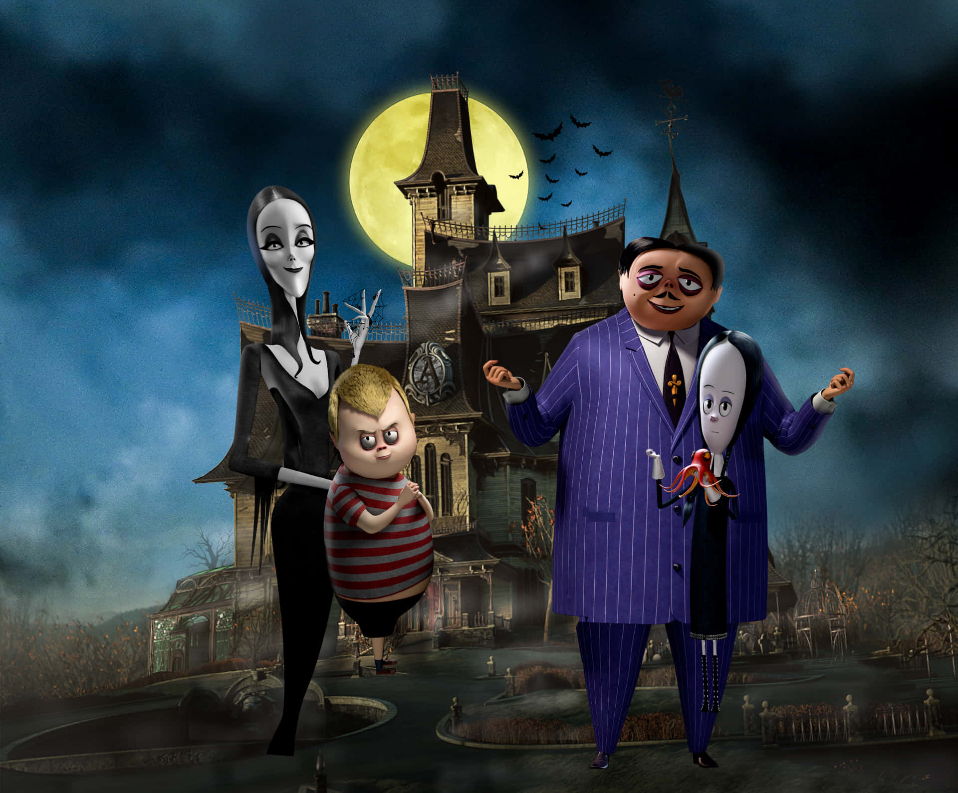 Addams Family 桌布 壁紙 — 阿達一族在閃爍的滿月下，蝙蝠在頭頂飛翔，愉快地站在他們的哥德式大宅前。