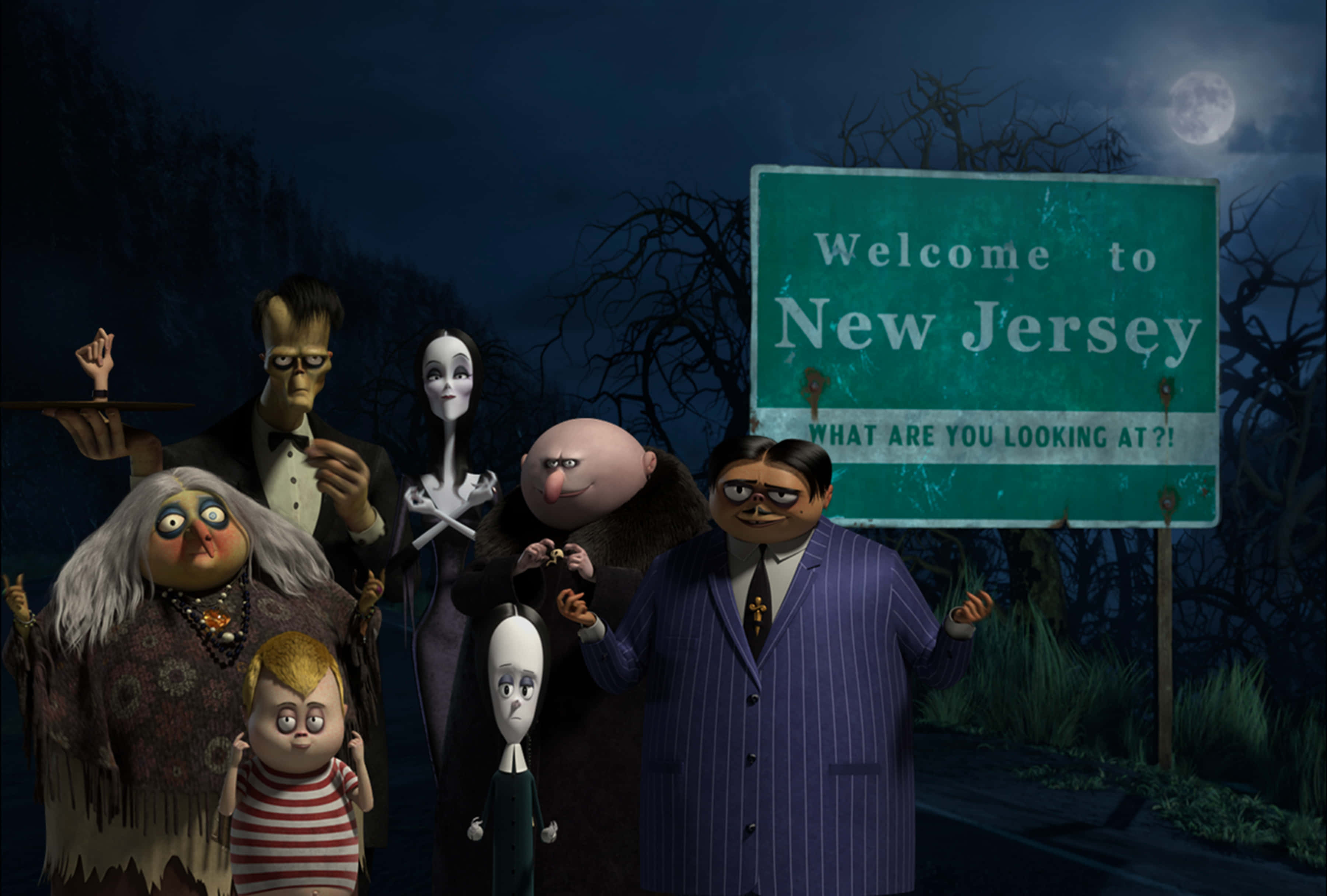 Addams Family 桌布 壁紙 — 阿達一族站在一個陰森的「歡迎來到紐澤西」標誌前，背景是滿月下的黑暗詭異森林。