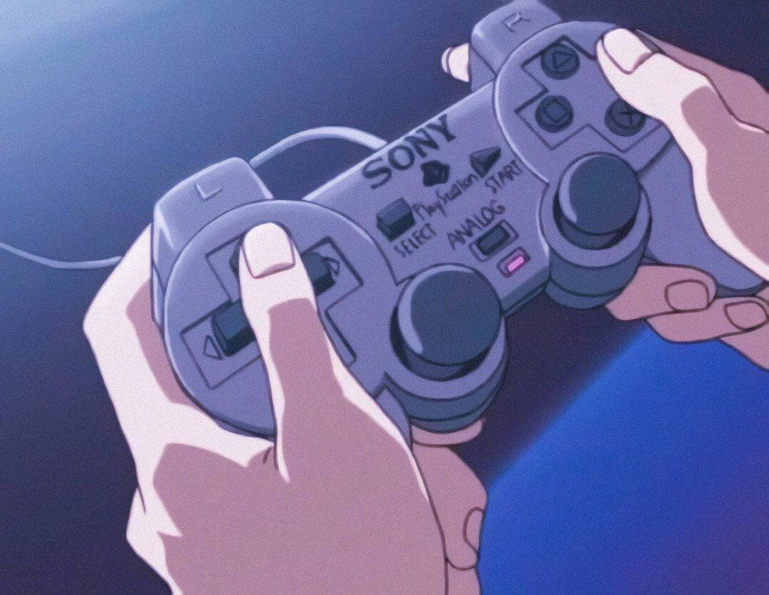 arcade 桌布 壁紙 — 雙手緊握經典灰色Sony PlayStation控制器，背景為深藍色漸變。
