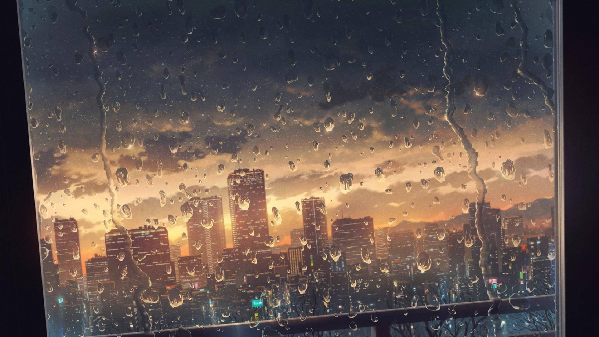 動漫城市 桌布 壁紙 — 雨滴劃過窗戶，顯露出夕陽下閃爍的城市天際線，帶有溫暖的橙色和冷藍色調。
