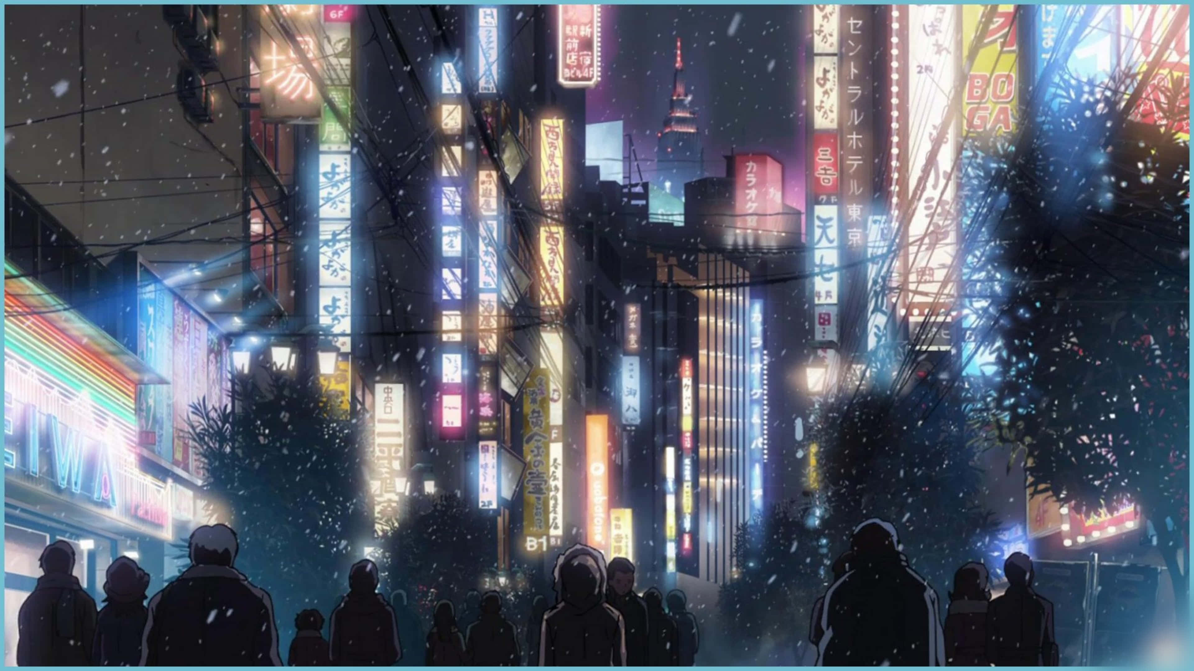 東京 桌布 壁紙 — 雪輕輕飄落在霓虹燈閃爍的東京夜晚街道上，行人剪影在發光的招牌下走過。