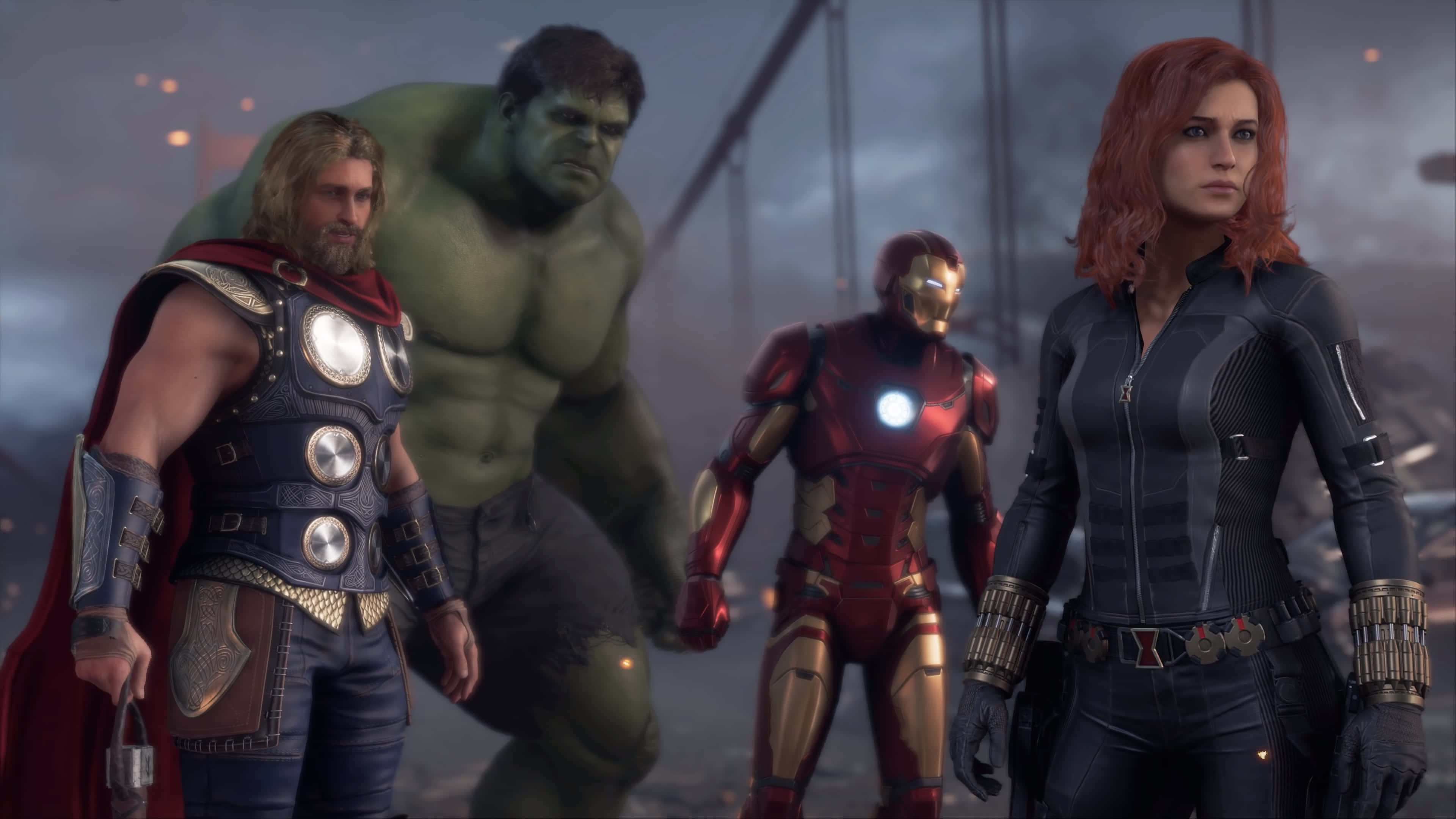 4K Marvel's Avengers 桌布 壁紙 — 雷神索爾、浩克、鋼鐵人和黑寡婦一起站在煙霧瀰漫的戰鬥場景中，背景有碎片和發光的燈光。