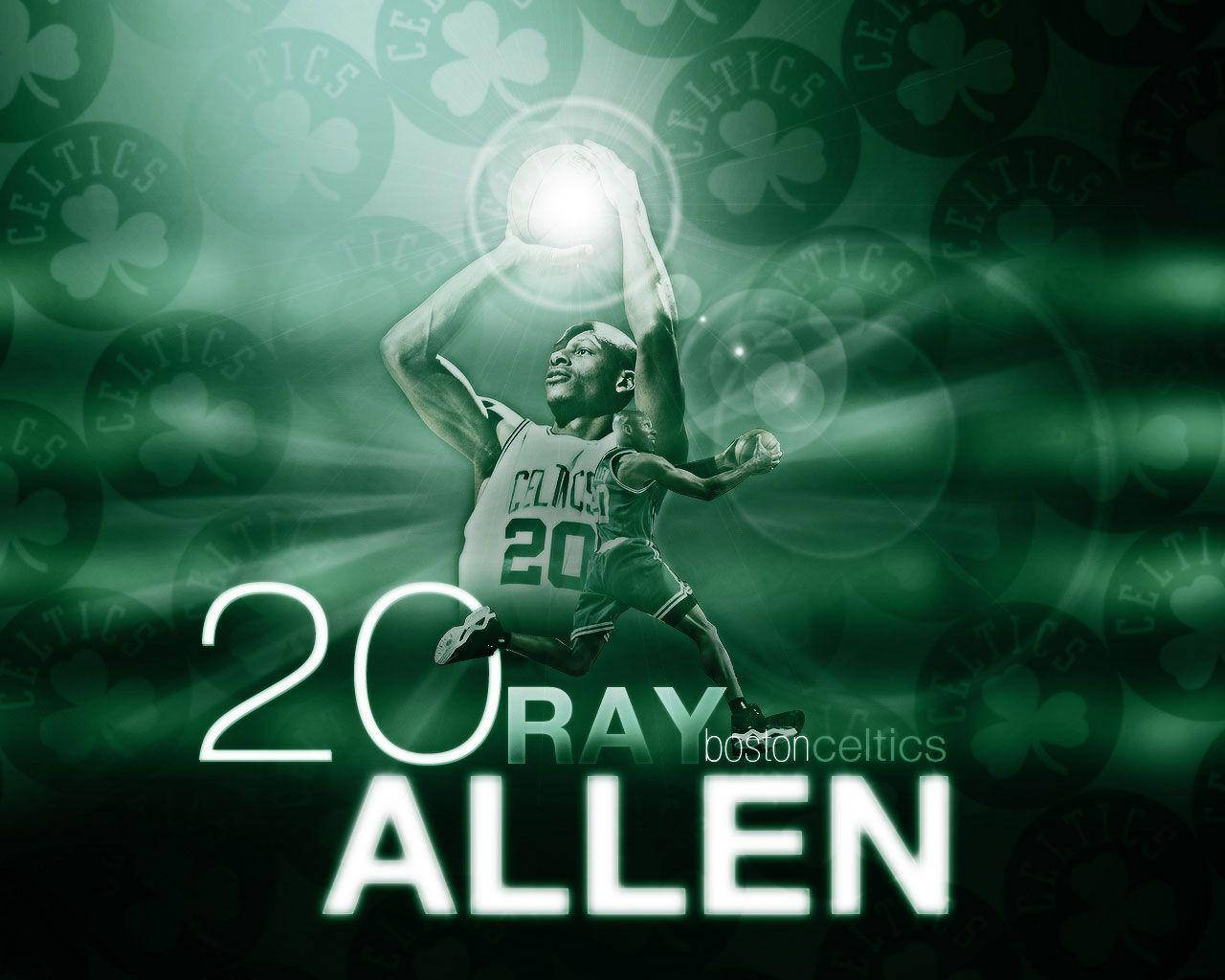 Ray Allen 桌布 壁紙 — 雷艾倫身穿塞爾提克球衣跳起投籃，發光的籃球，綠色背景上有球隊標誌。
