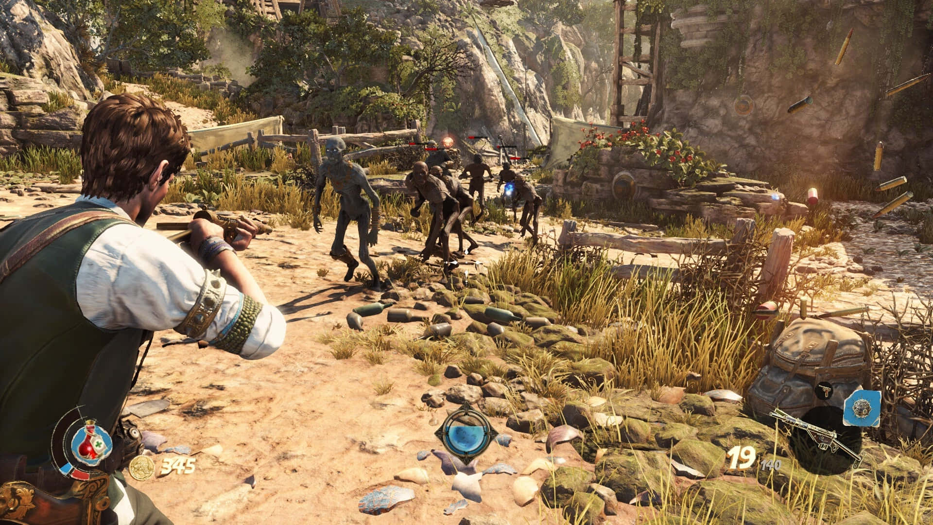 1366x768 Strange Brigade 桌布 壁紙 — 電子遊戲中的角色在陽光明媚的岩石戶外環境中向逼近的殭屍-like 生物開火。